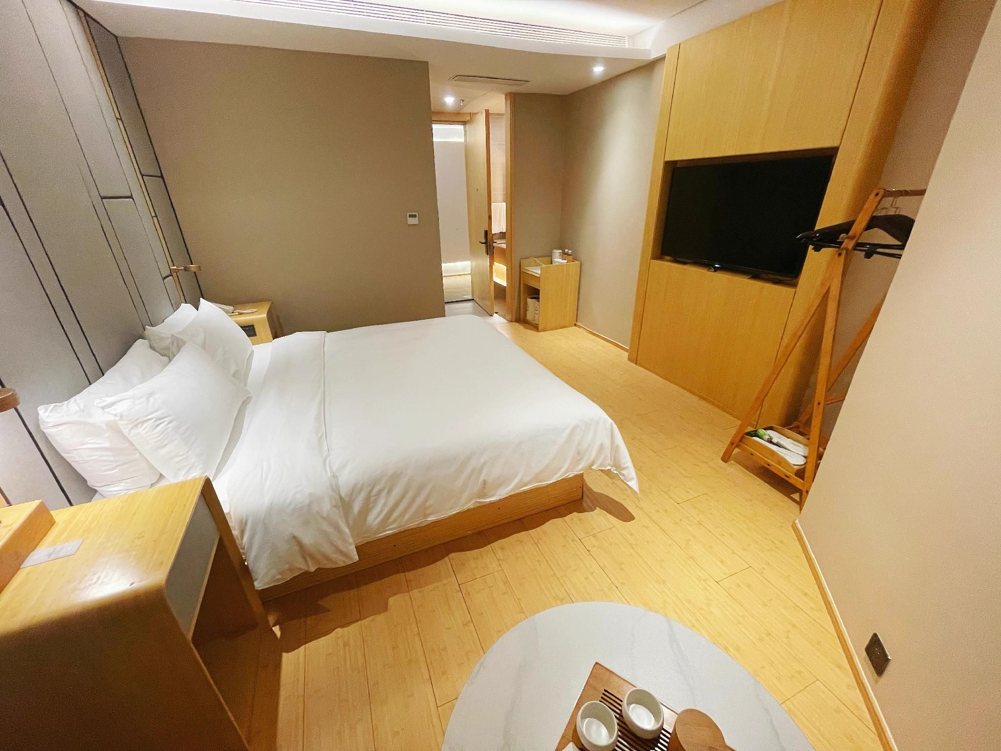 Queen Room A