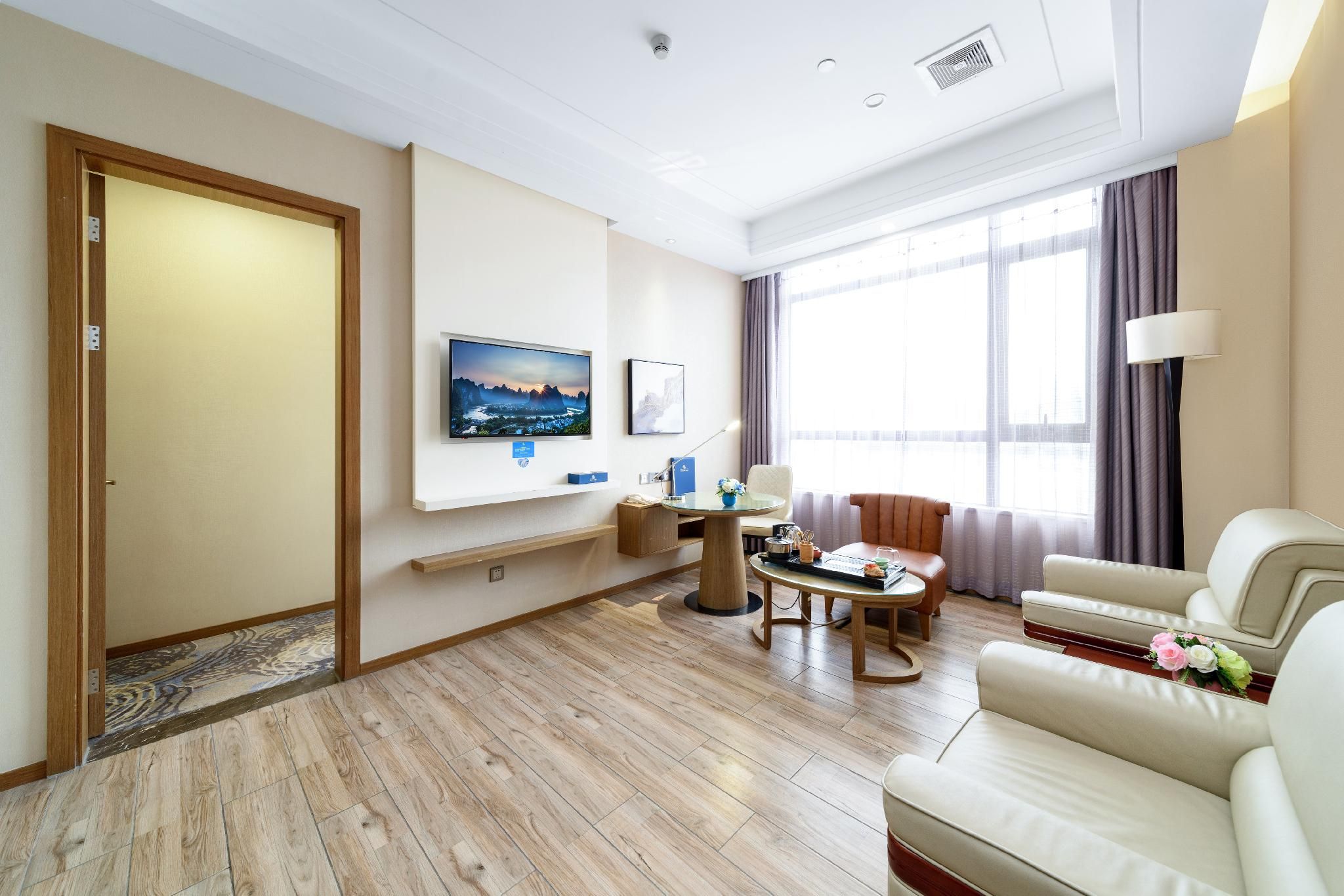 Deluxe Suite