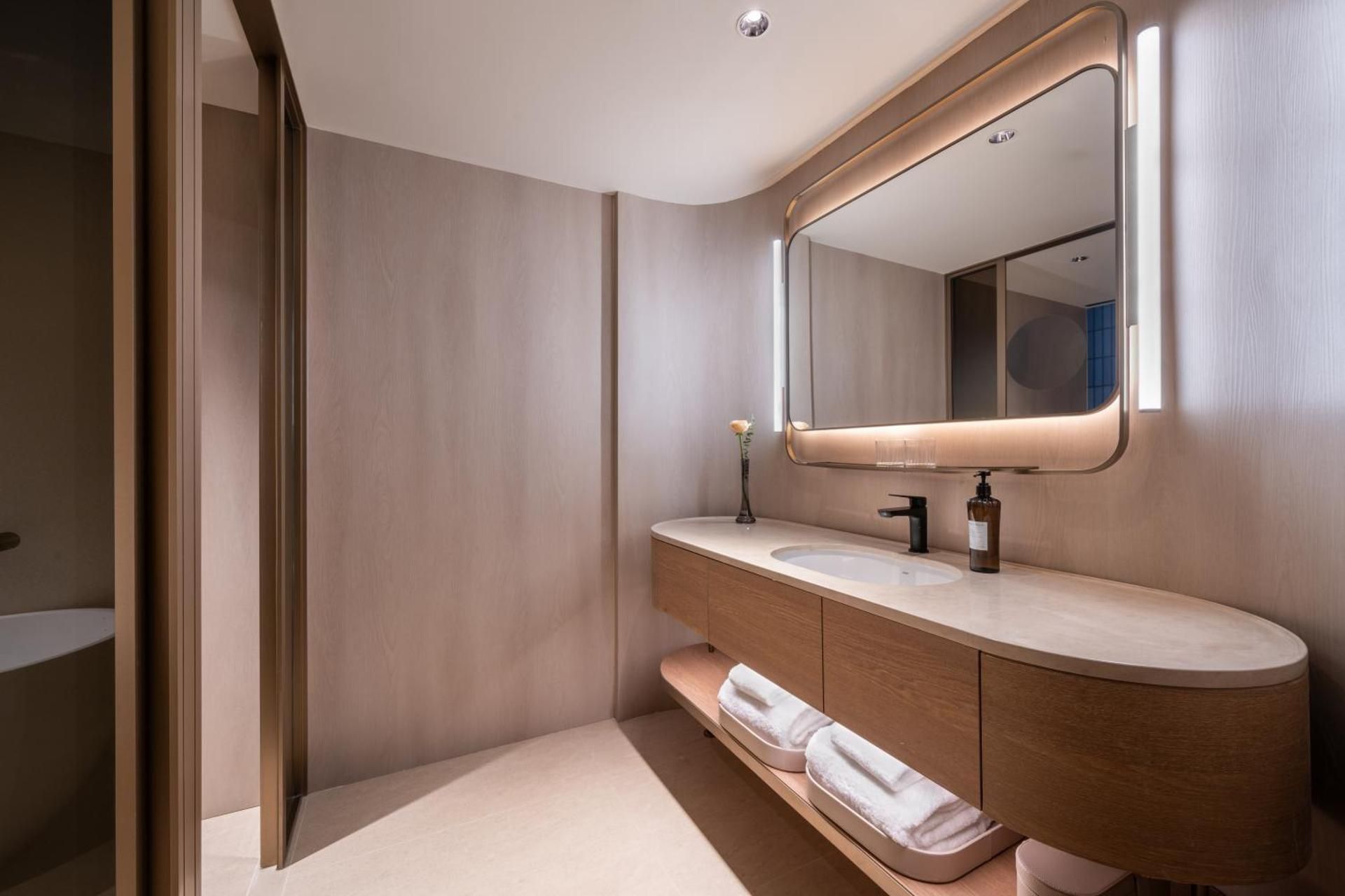 Deluxe Junior Suite