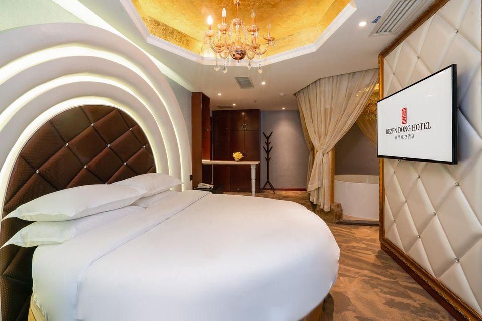 Rezen - Romantic Round Bed Room