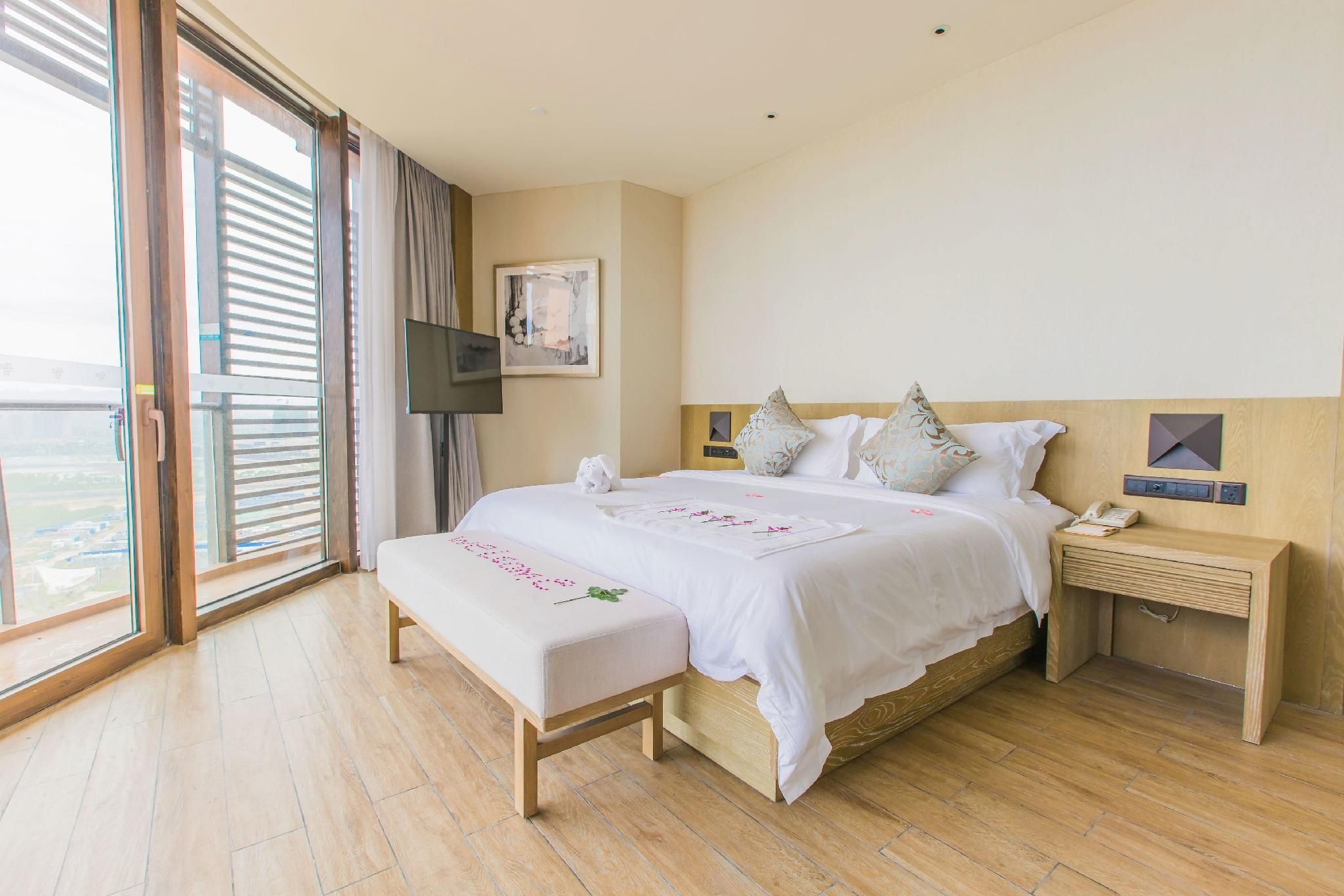 Senior Sea View Suite