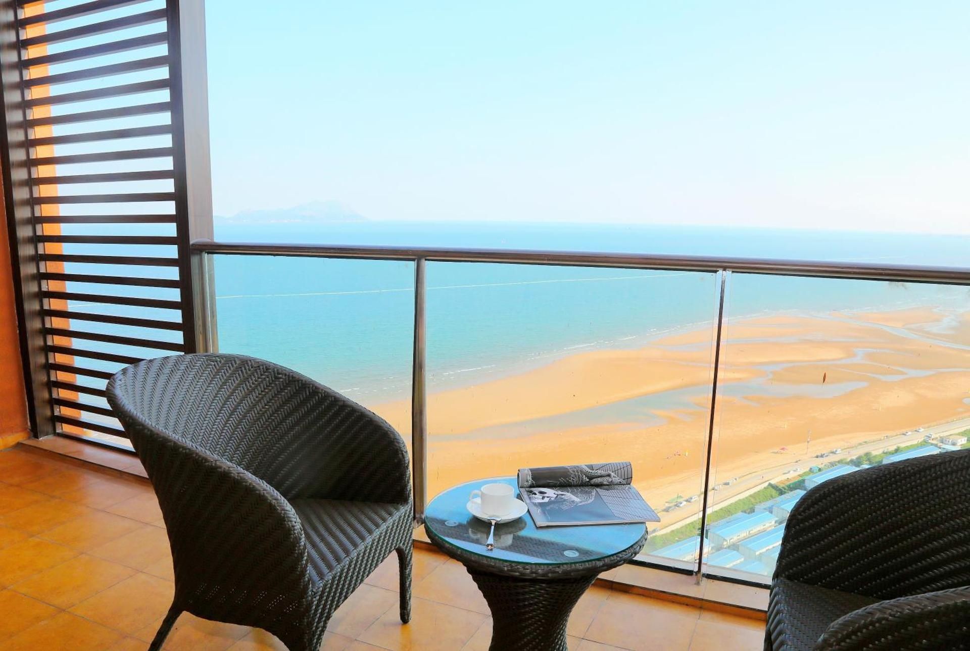 Deluxe Double or Twin Room with City View