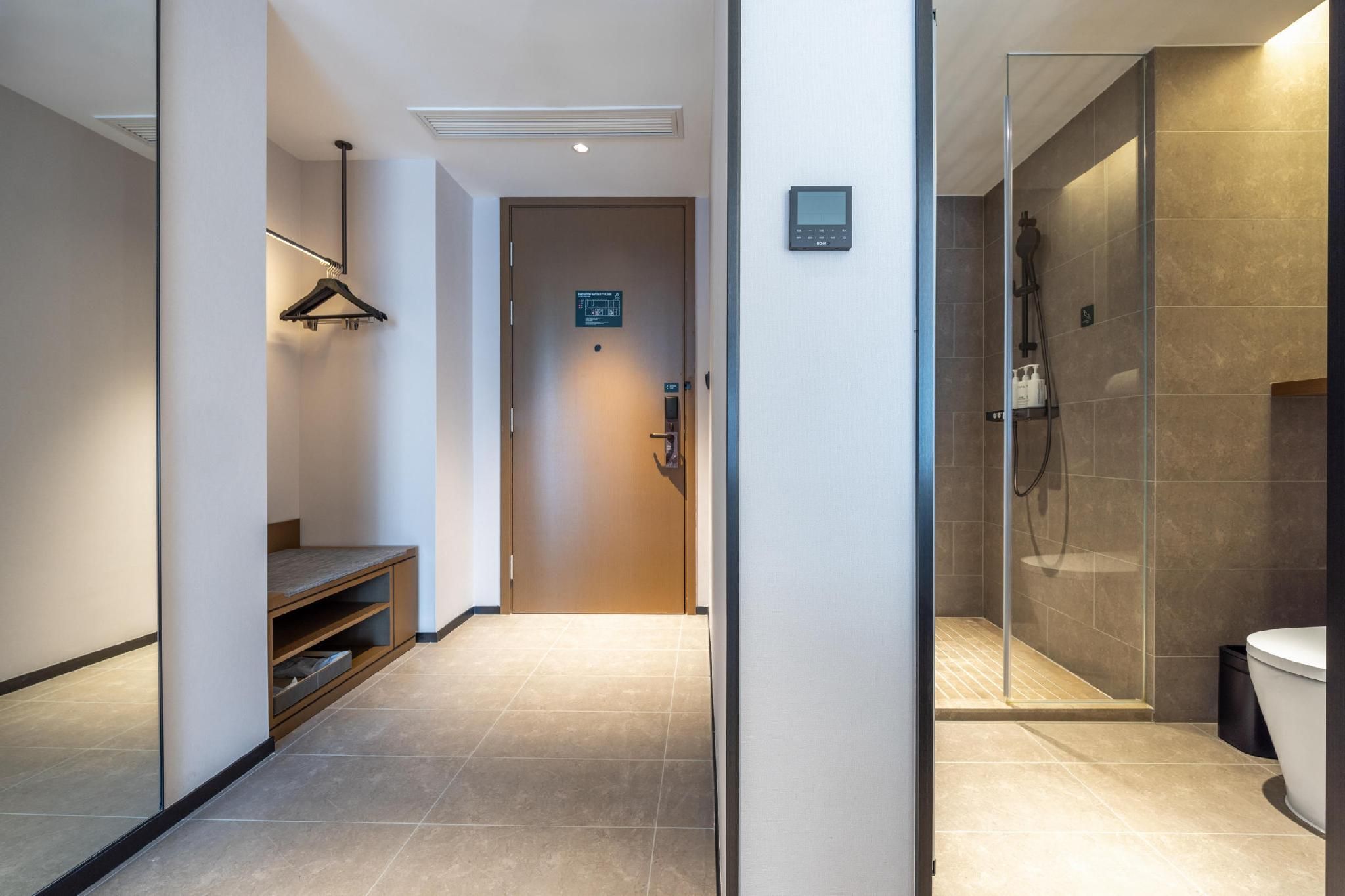 Executive room, Guest room, 1 Queen