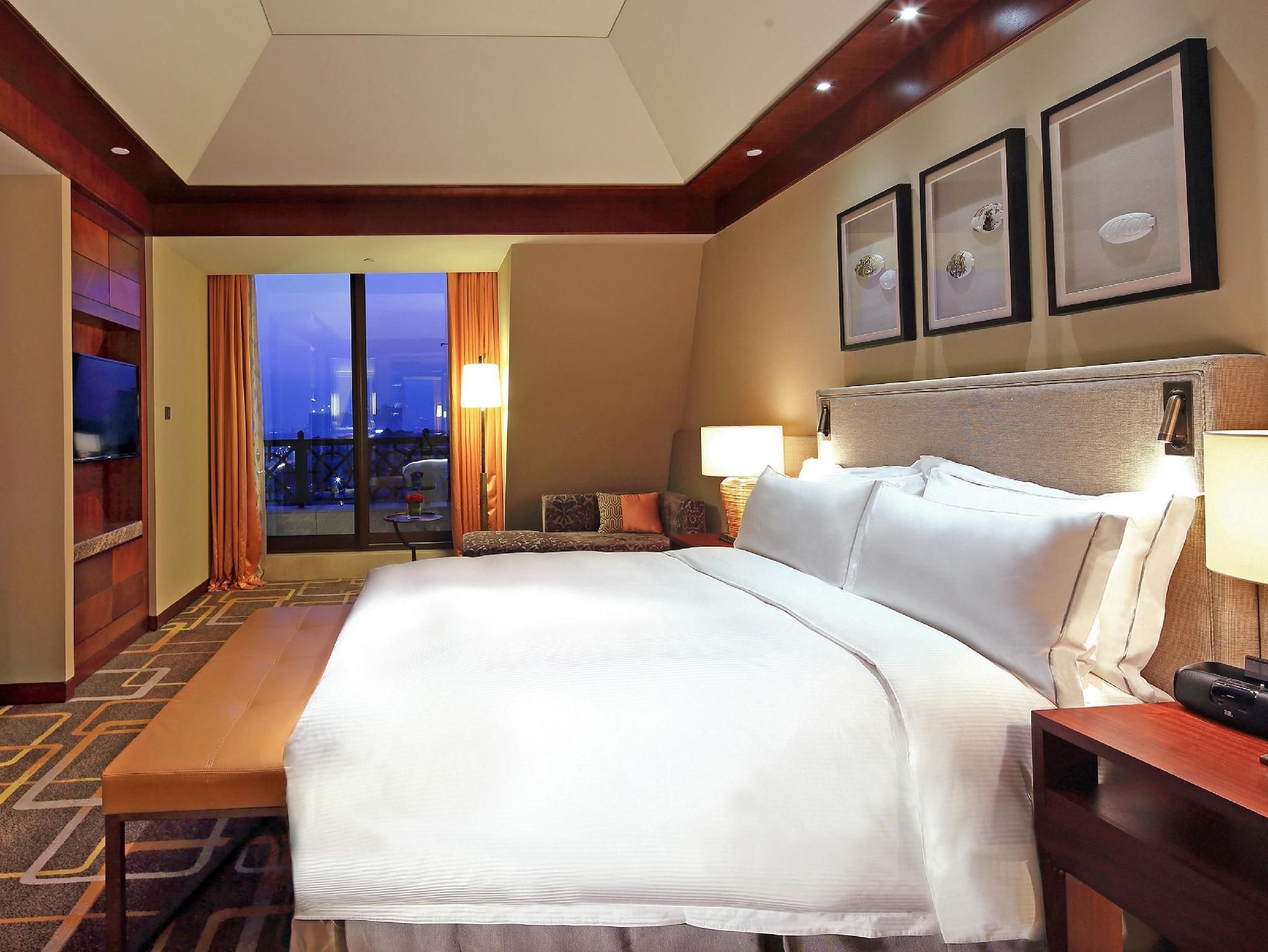 King Executive Deluxe Room - Ocean View