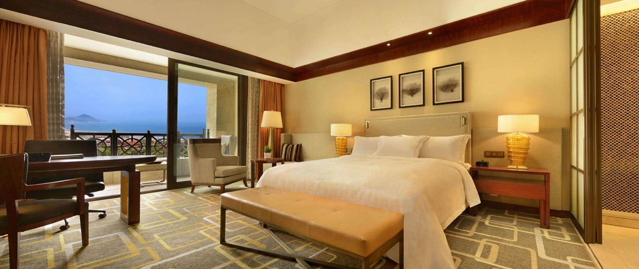 King Executive Deluxe Room - Ocean View