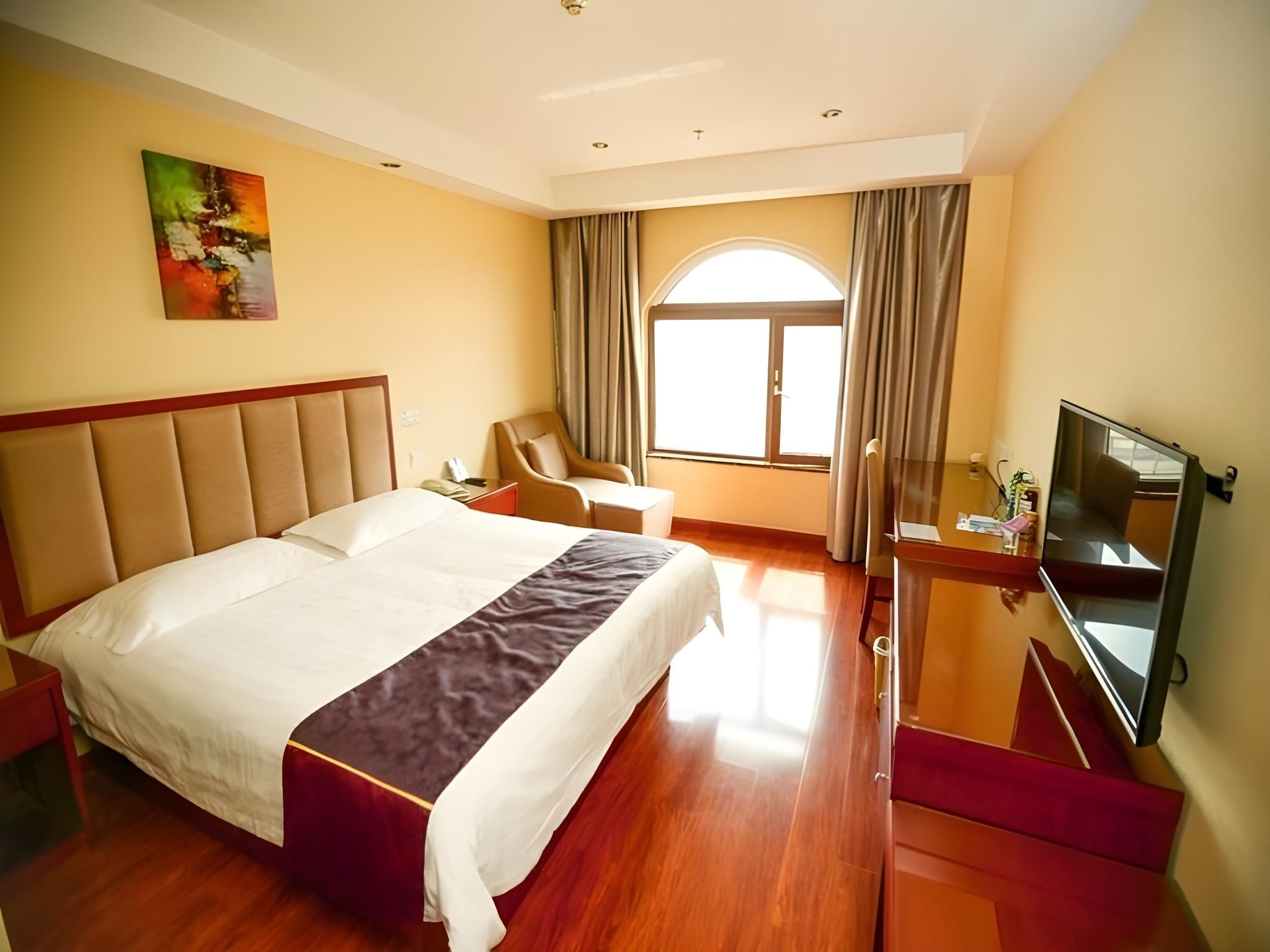 GTR - Guest Room with One 1.8M Bed