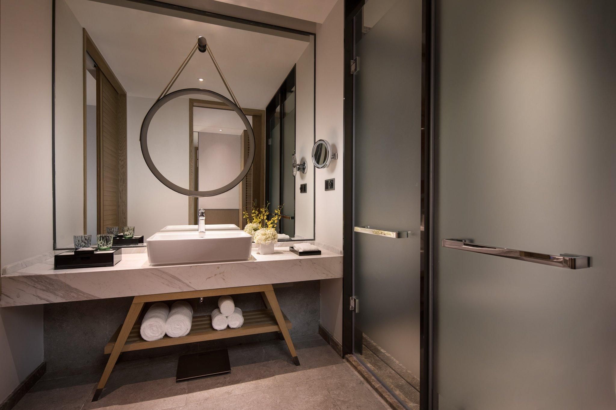 2 Twin Premium Lounge Access