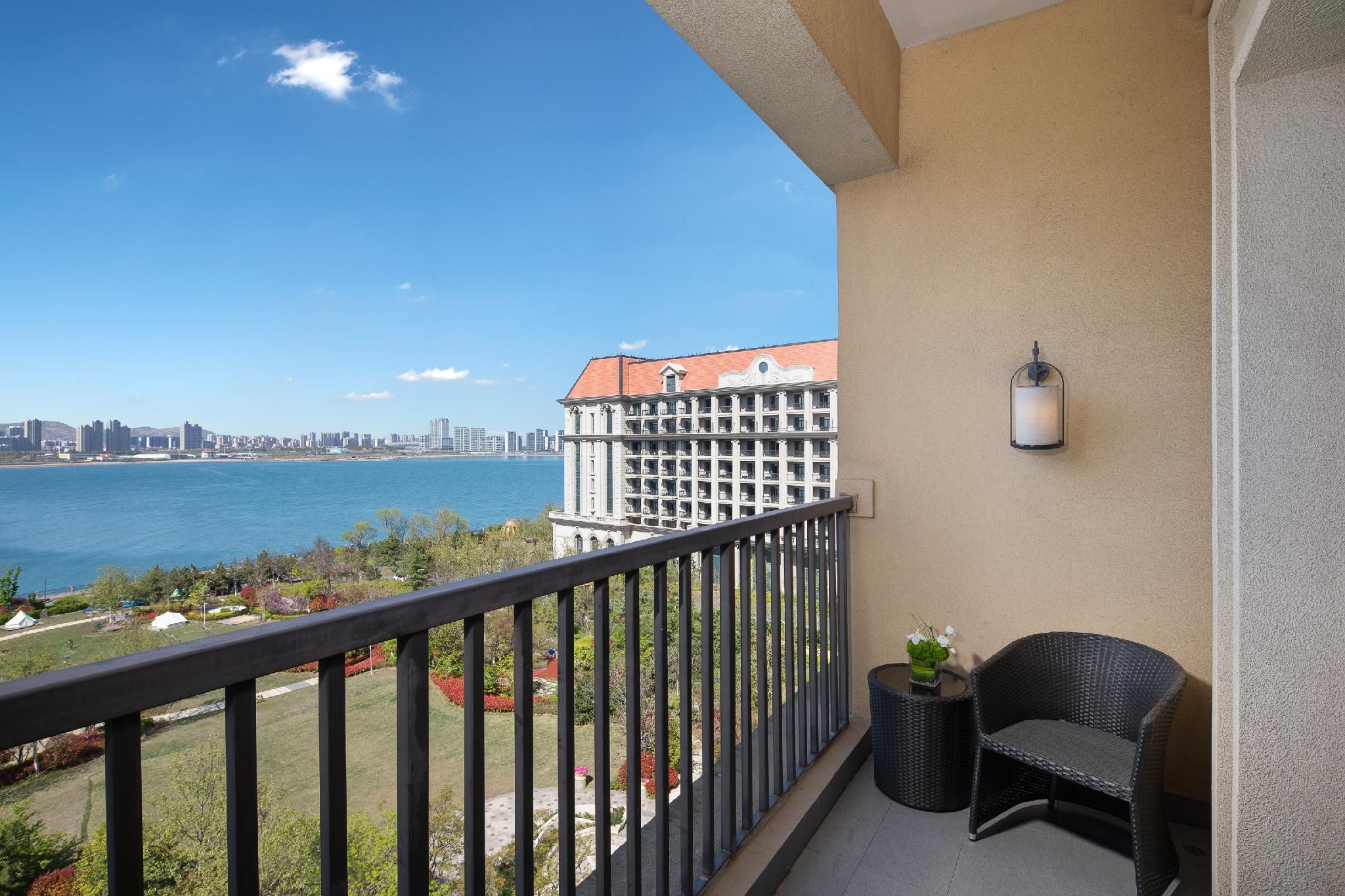 1 King Premium Sea View