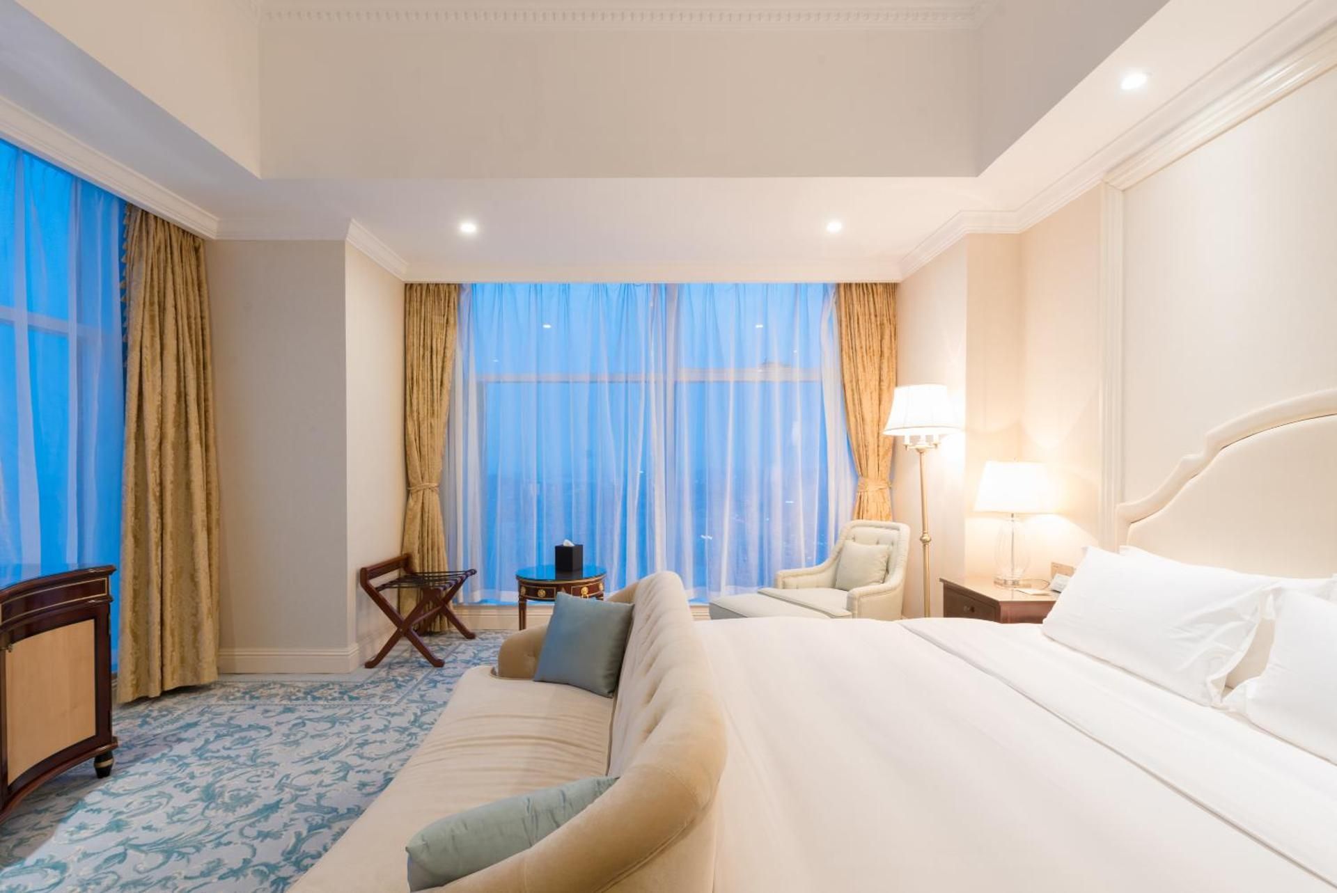 Qingdao Jianxin International Hotel Superior Suite with Sea View