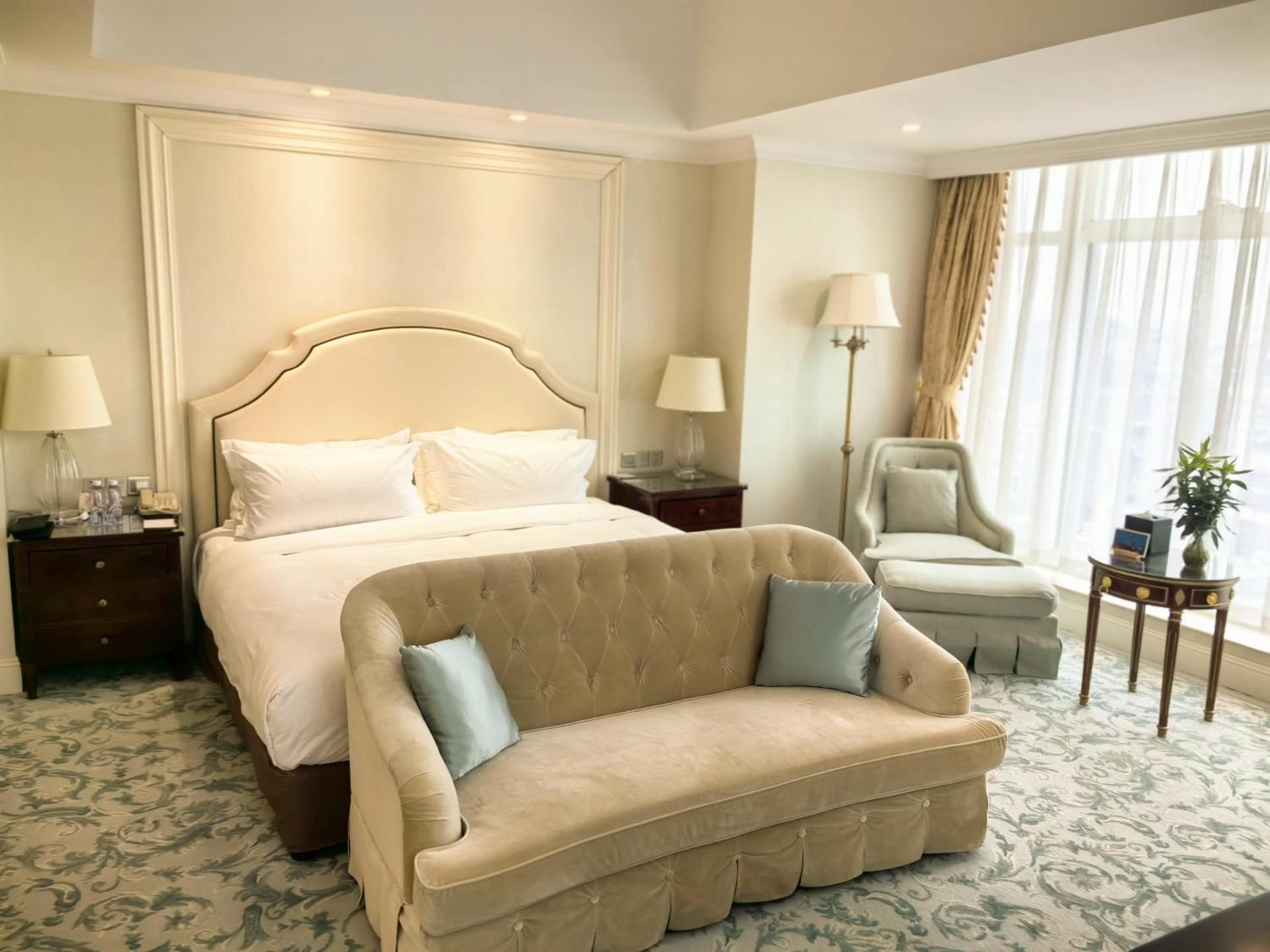 King Suite with Cinema