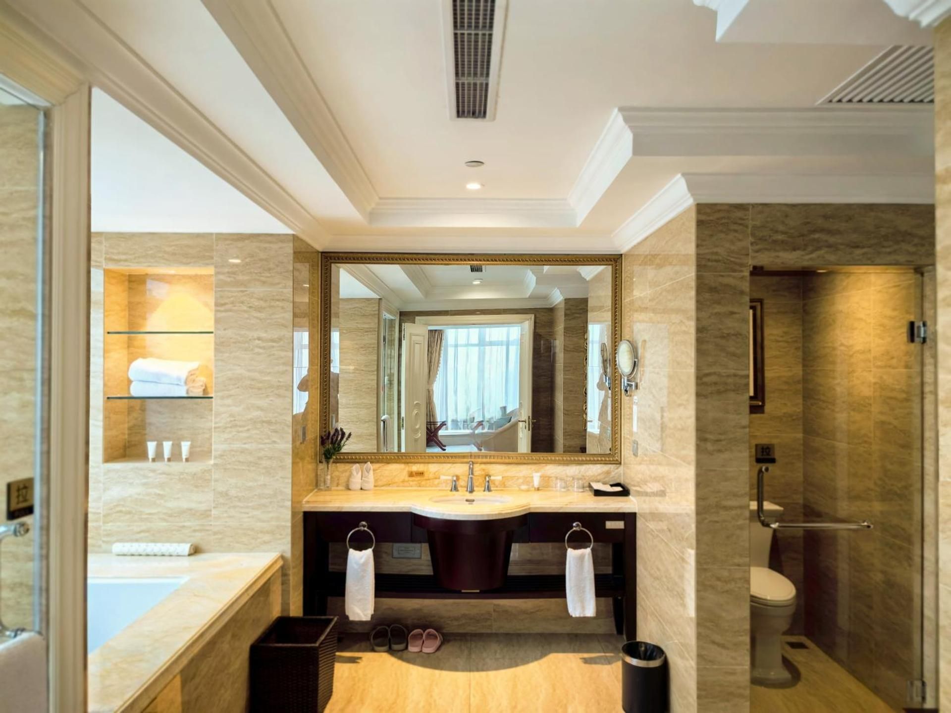 Qingdao Jianxin International Hotel Superior Suite with Sea View 2