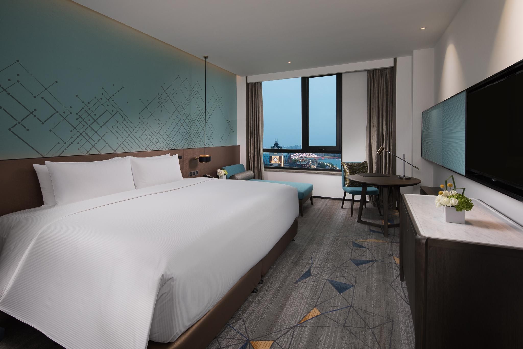King Accessible Room