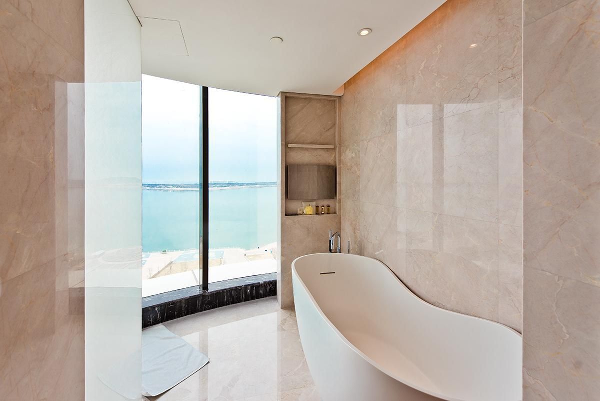 Club lounge access, 1 Bedroom Suite, 1 King, Ocean view