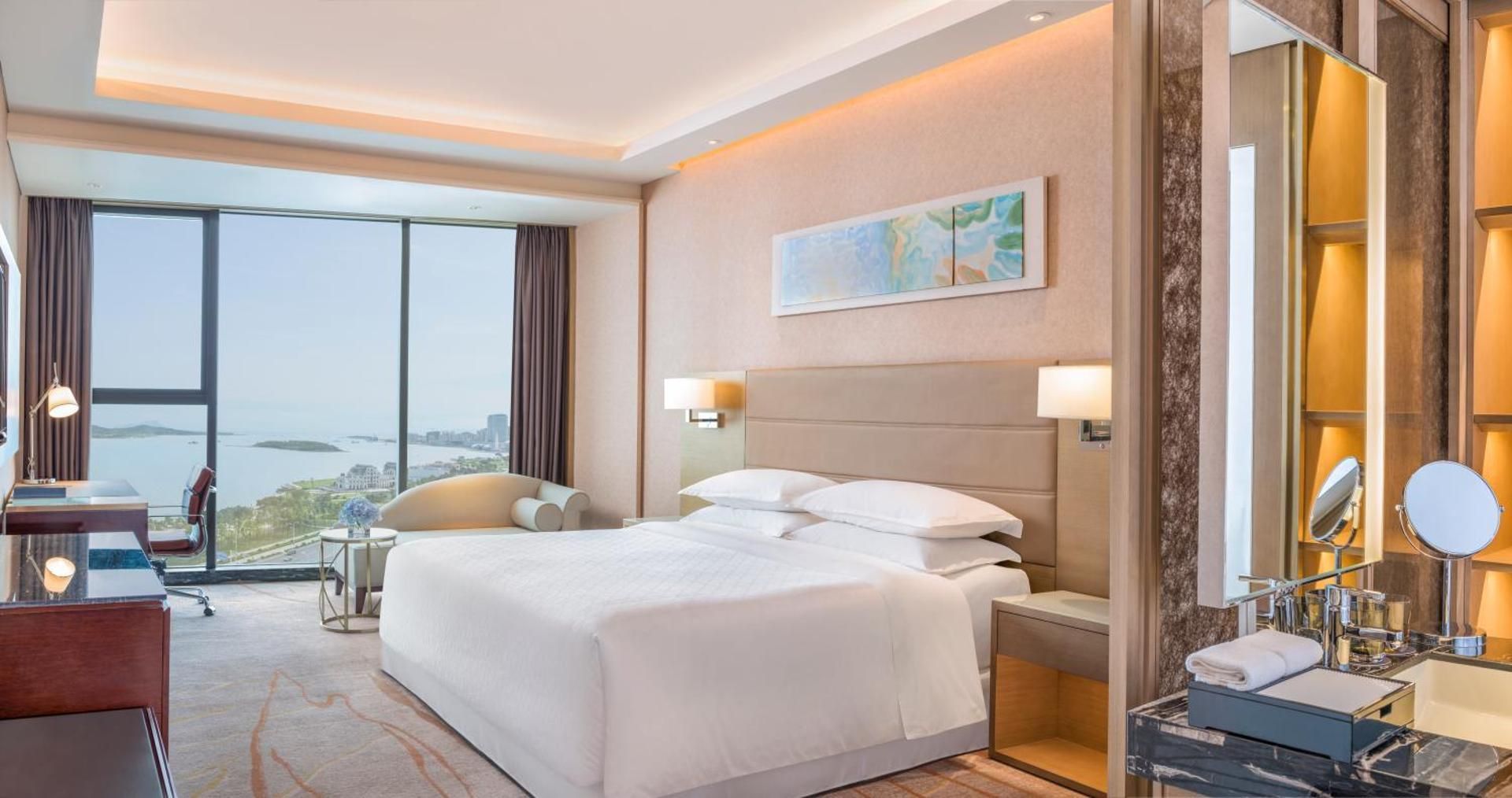 Club lounge access, Guest room, 1 King, Tangdao Bay view, Ocean view