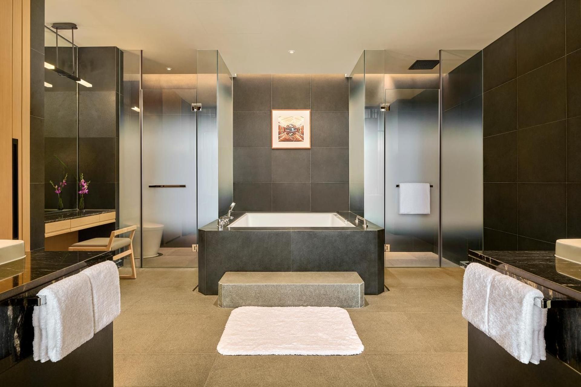 King Deluxe Suite