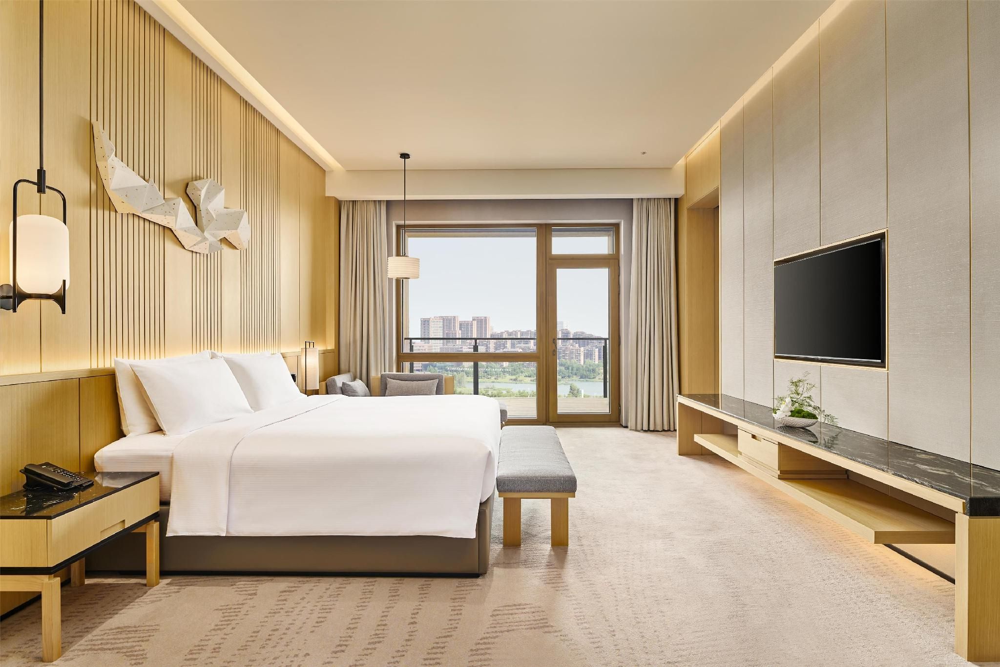 King Ambassador Suite