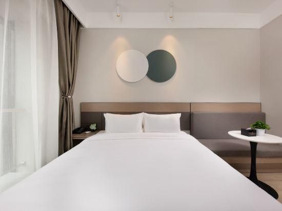 Rezen - Superior 1 Bed Room