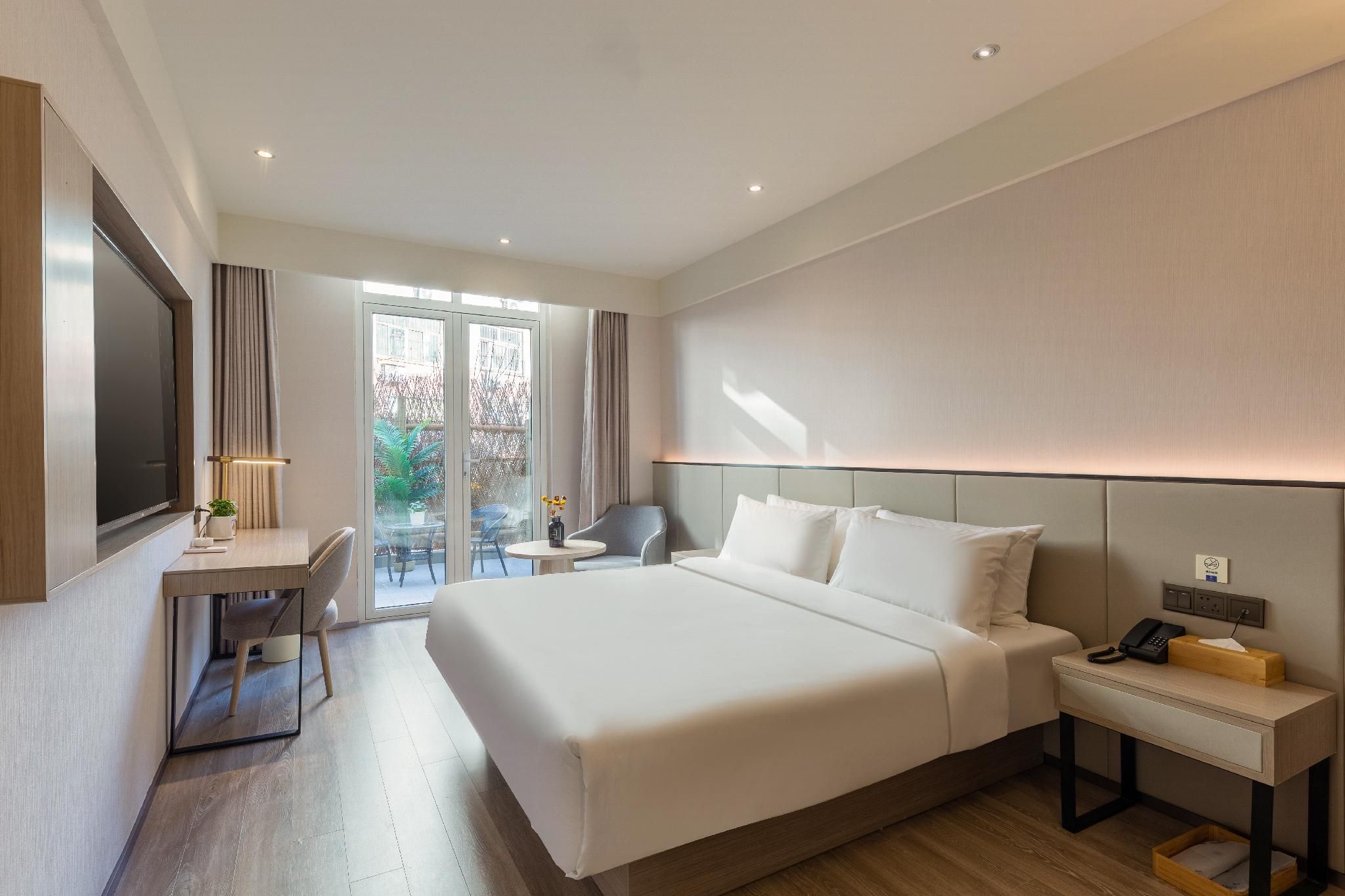 Huazhu - Room With View
