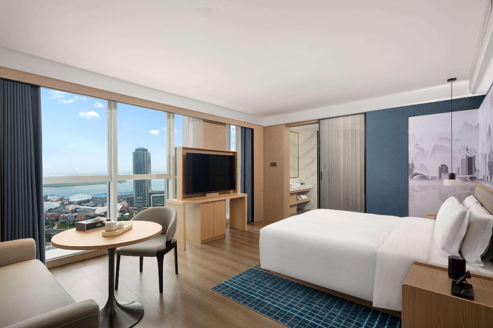 1 King Bed, Deluxe Room, Non-Smoking