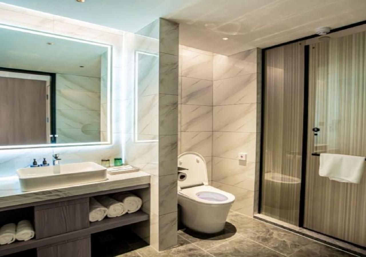 King Room with Mobility Accessible