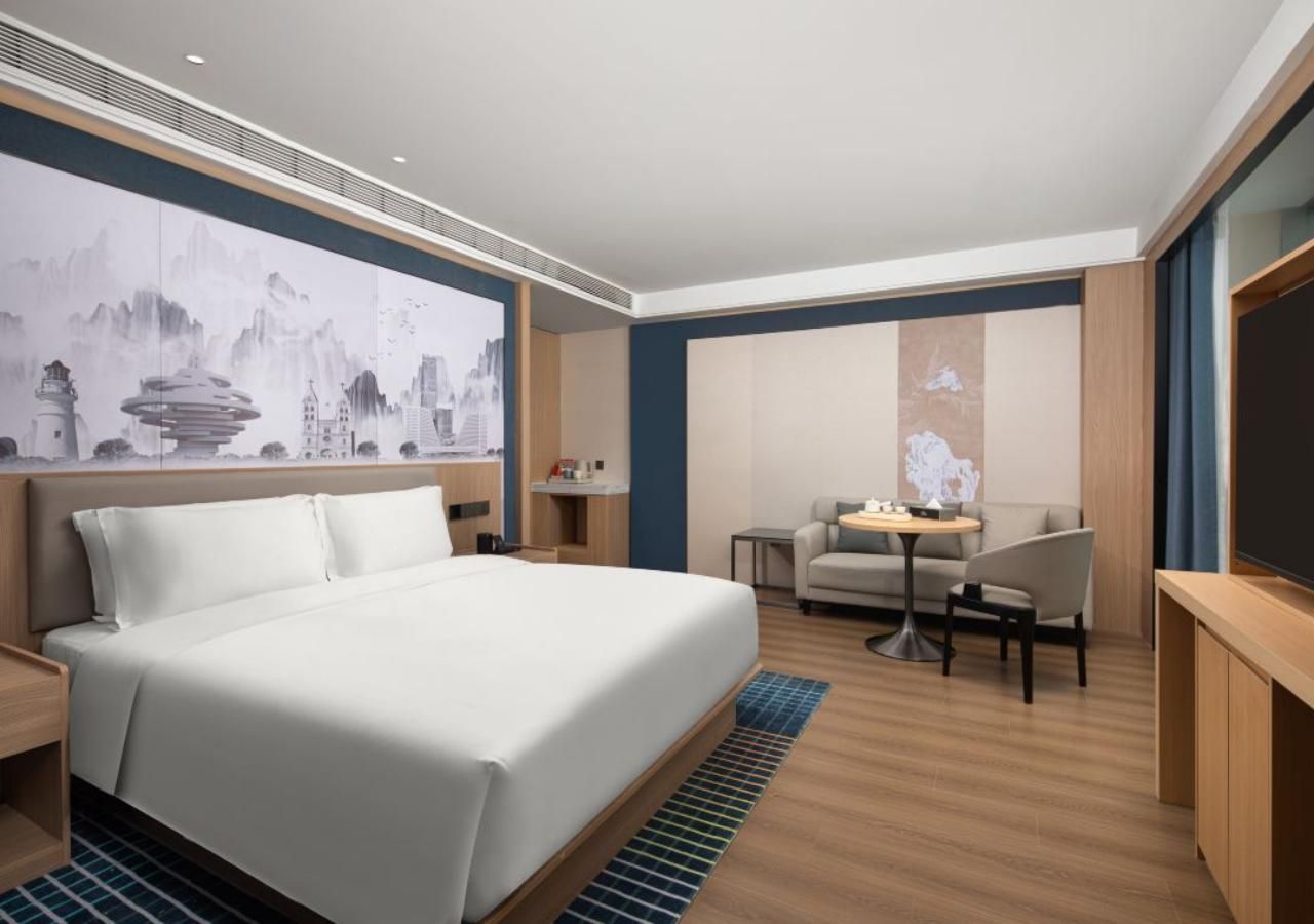 1 King Bed, Deluxe Room, Non-Smoking
