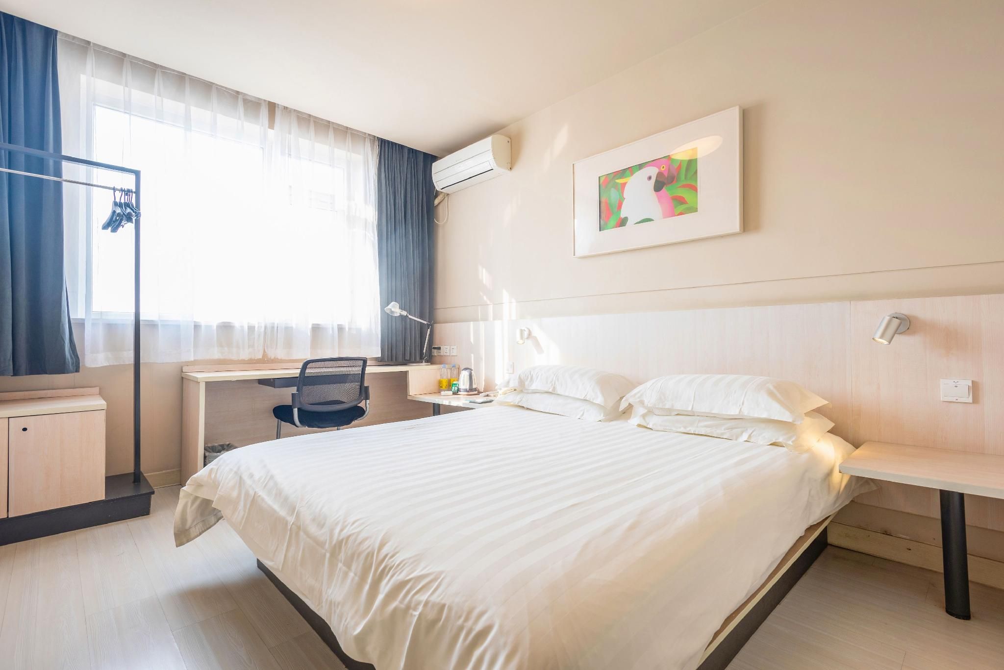 Business Standard Room A
