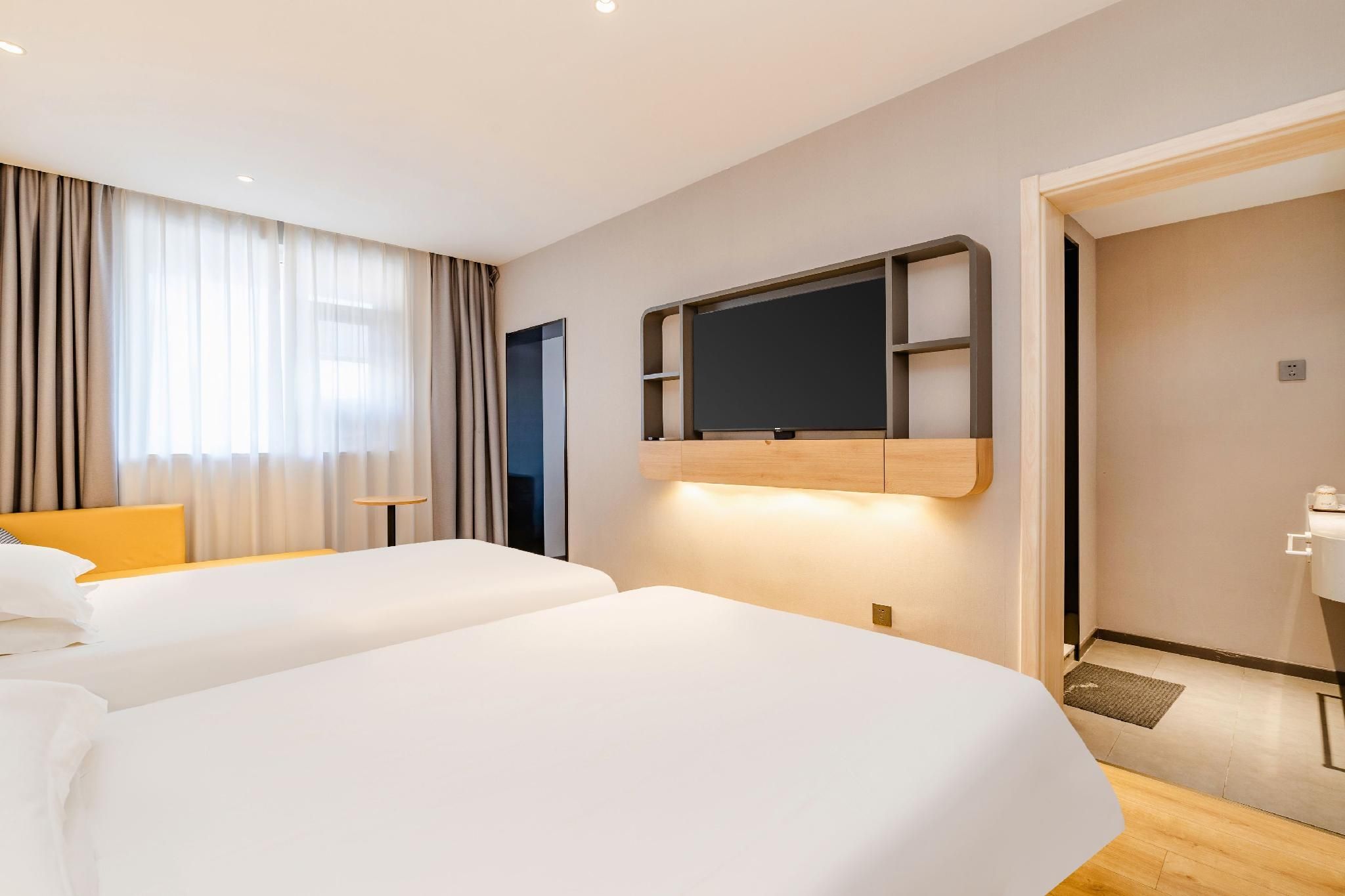 WH - Deluxe Bed Room