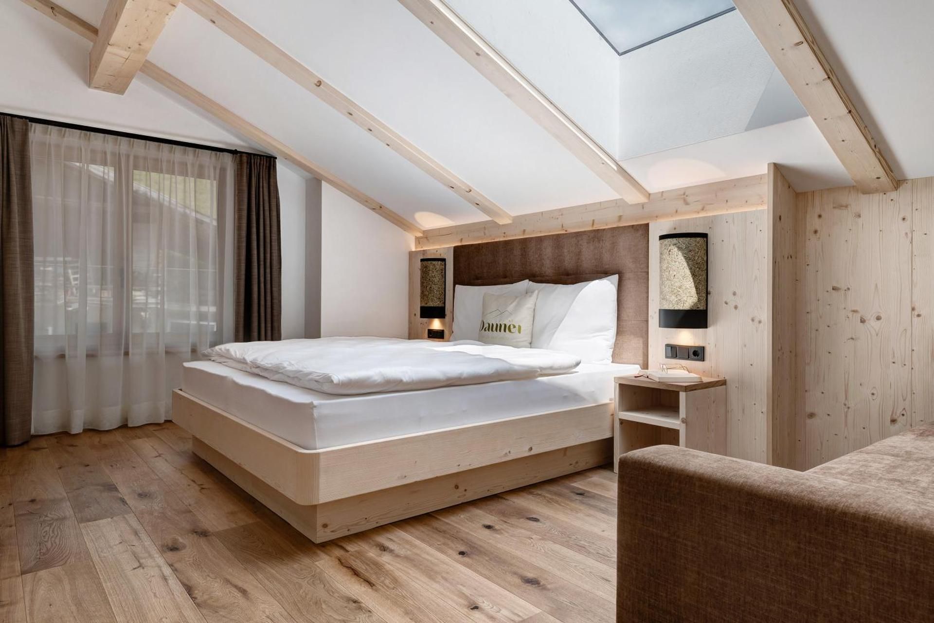 Superior One-Bedroom Apartment with Balcony
