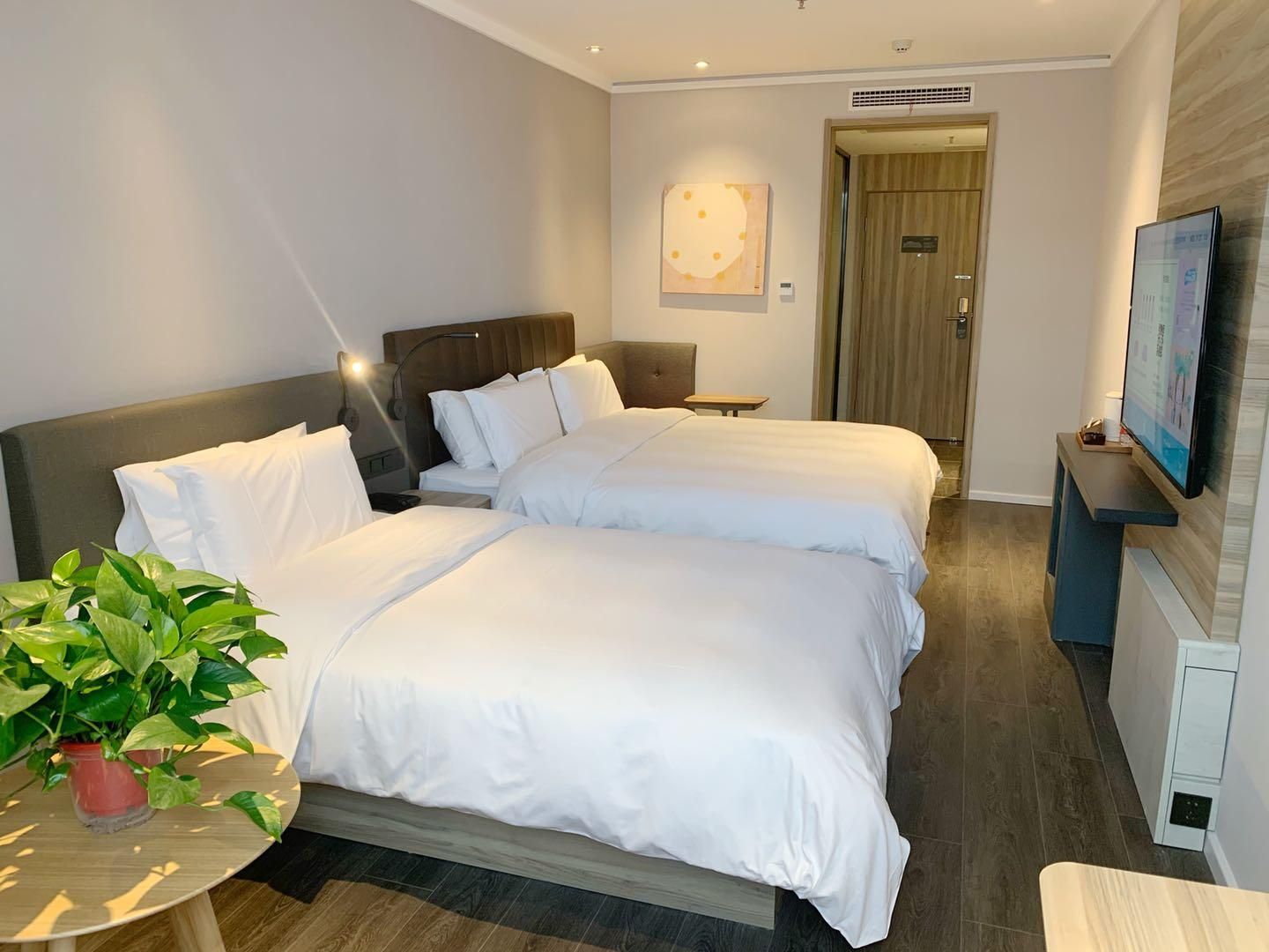 Huazhu - Family Room