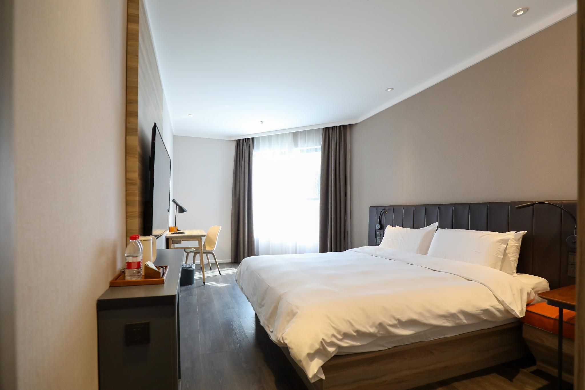 Huazhu - Superior BedRoom
