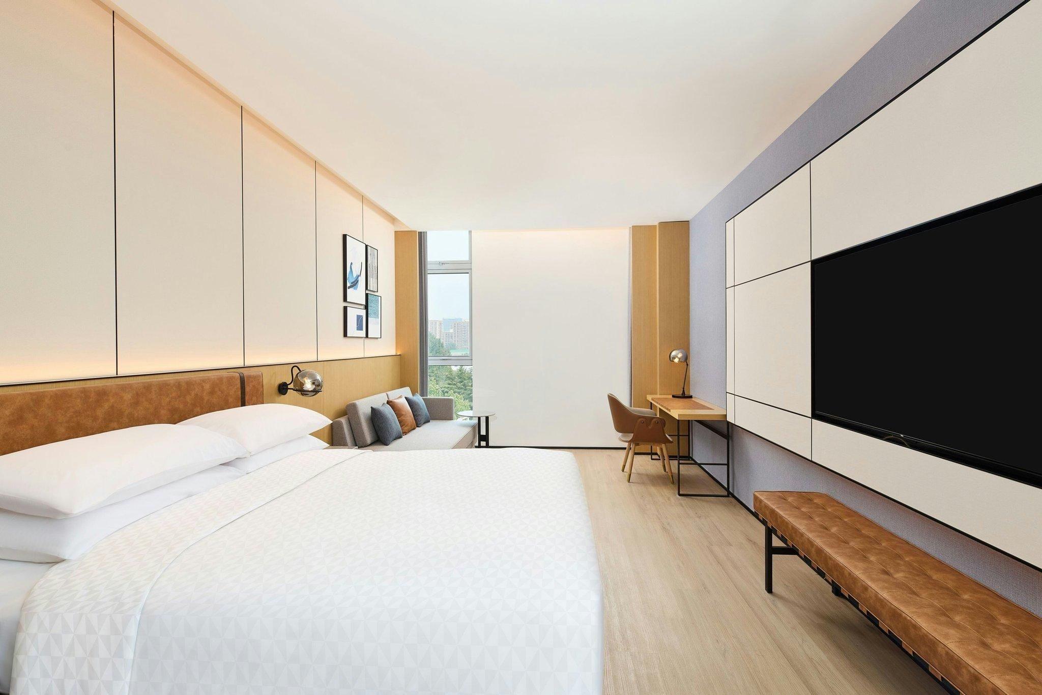Delightful King Room, Guest room, 1 King, Sofa bed, City view, High floor
