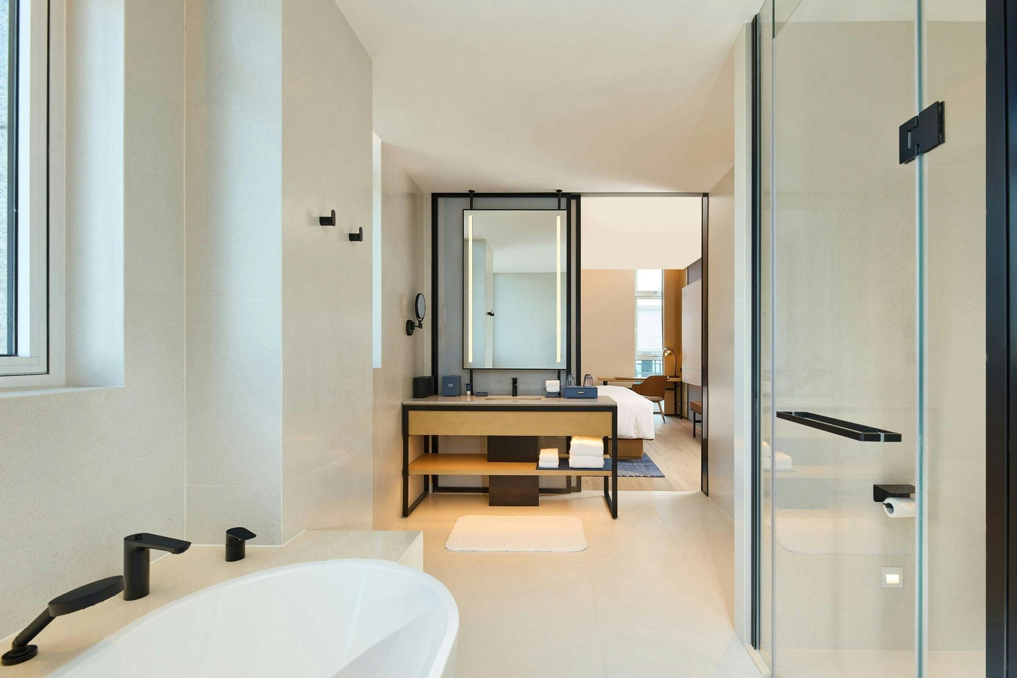 Executive Suite, 1 Bedroom Suite, 1 King, City view