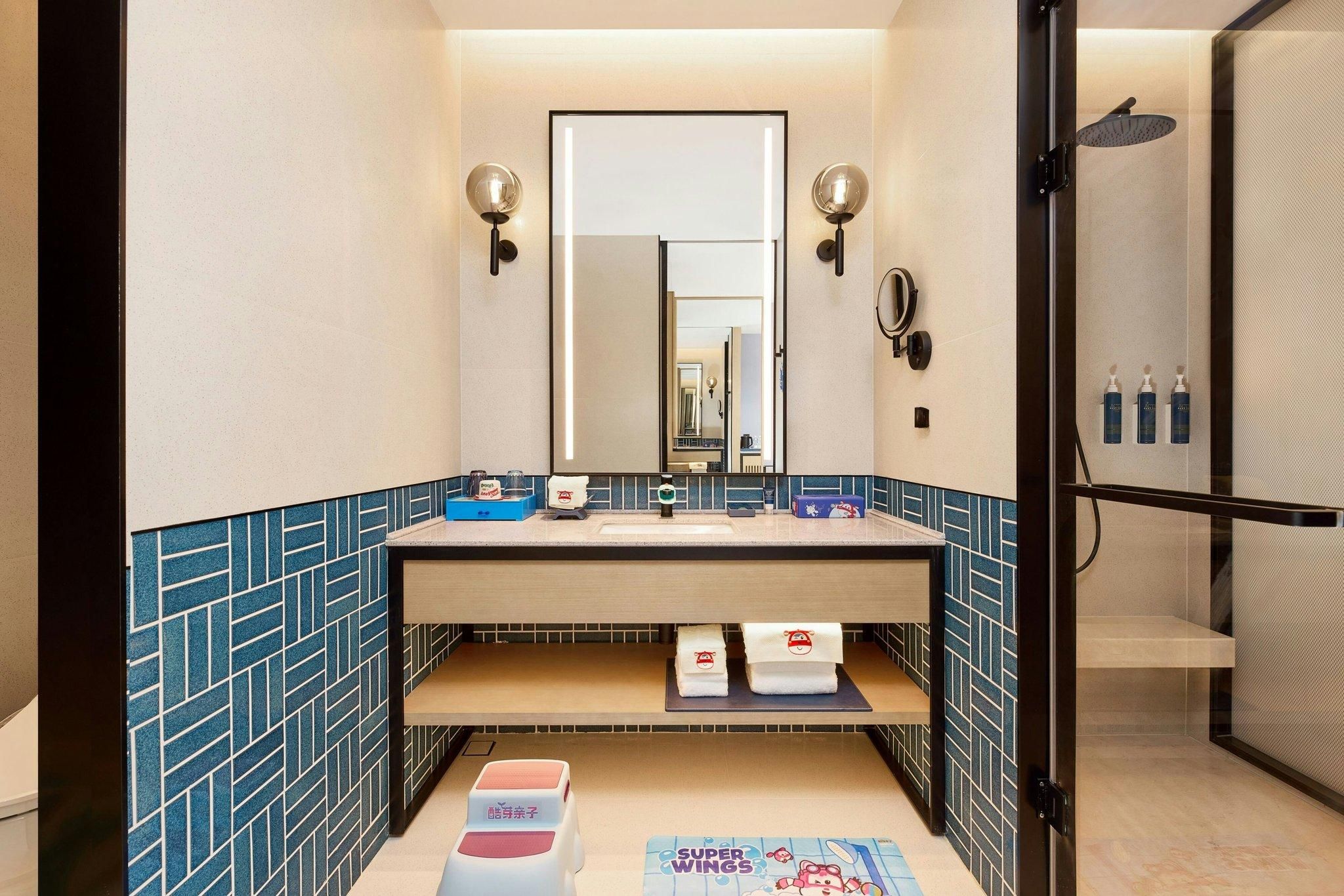 Family King Room, Guest room, 1 King, City view, High floor
