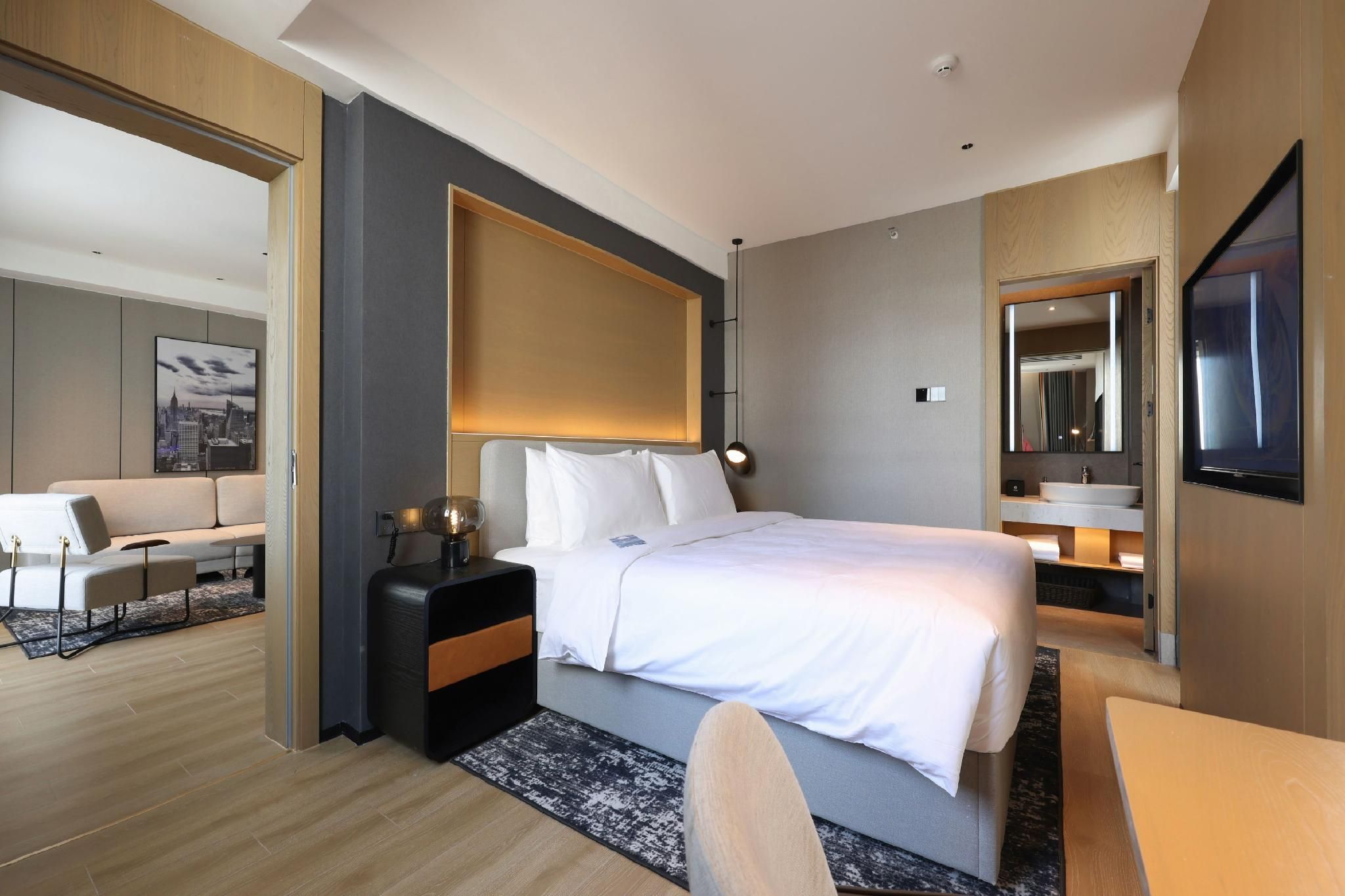 WH - Executive Bed Room Suite