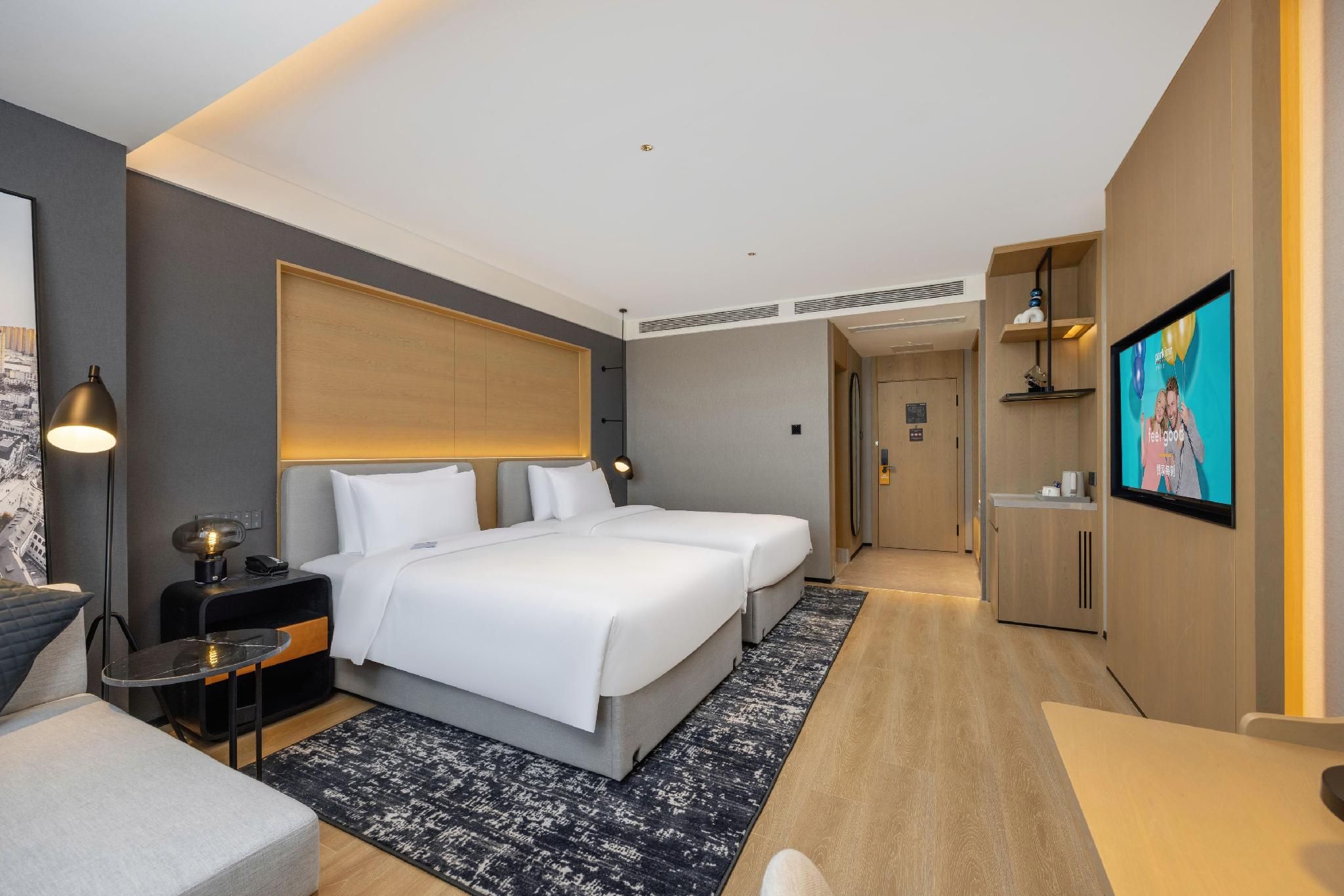 WH - Deluxe Bed Room