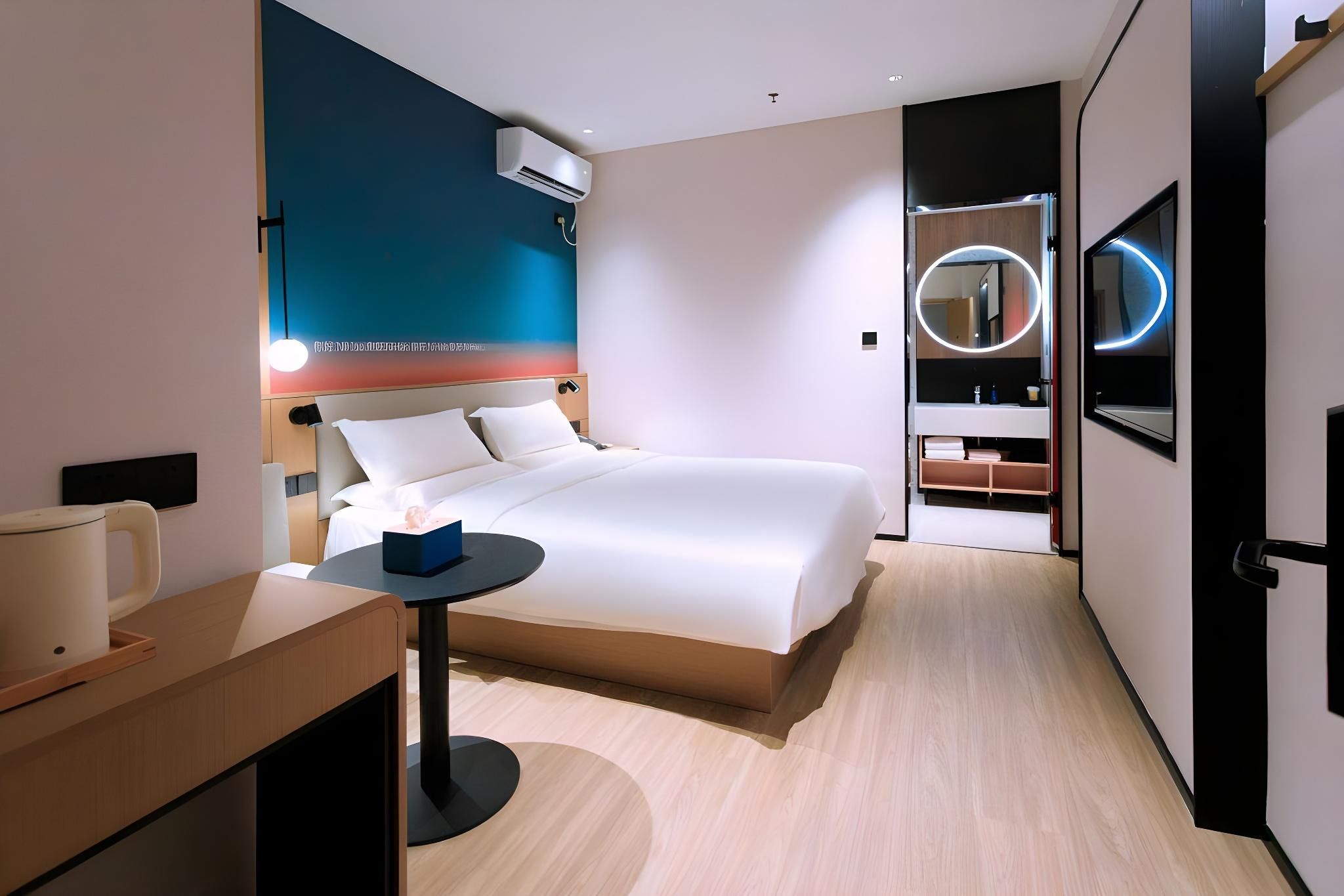 Huazhu - Superior BedRoom