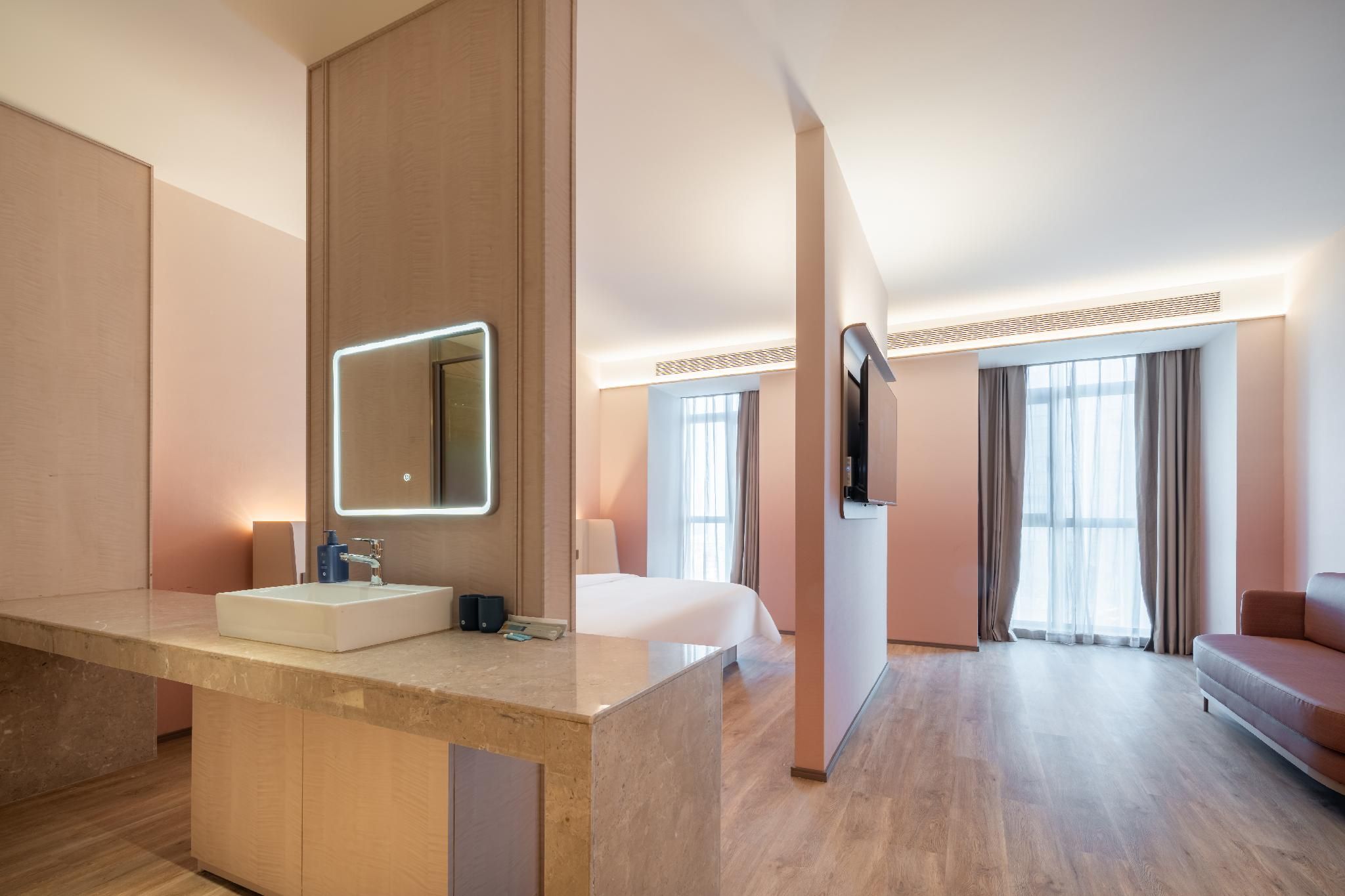 Huazhu - Suite With Twin Bed