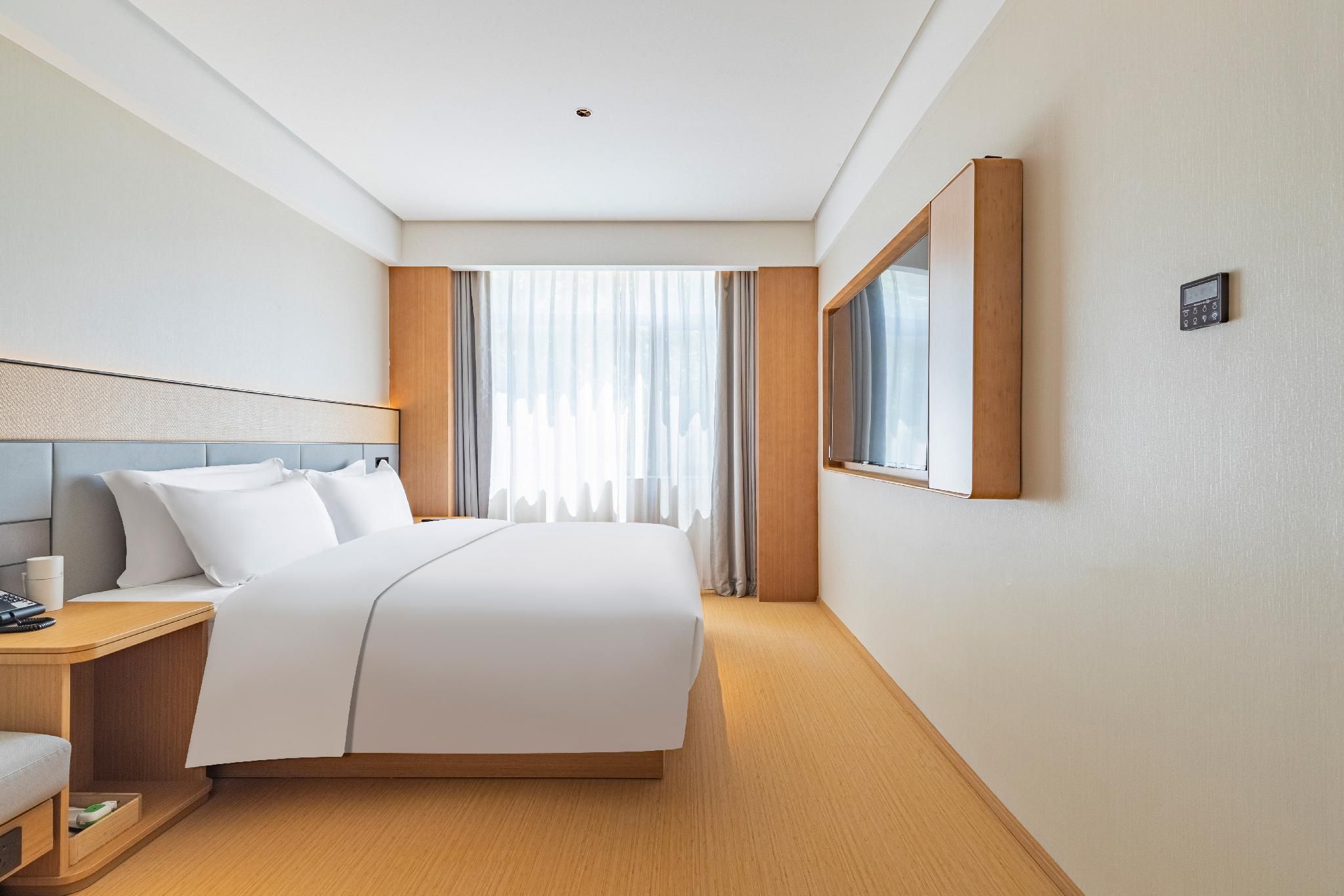 Huazhu - Superior BedRoom