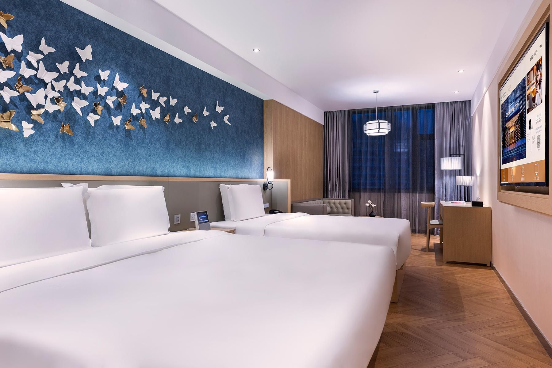 Huazhu - Deluxe Bonding Room