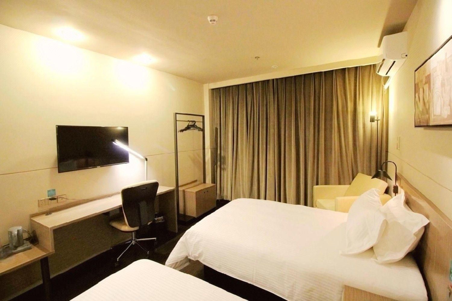 Business Standard Room B