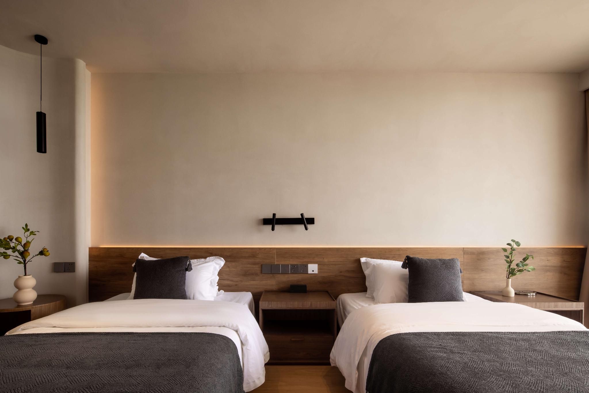Guest Room - Twin Beds