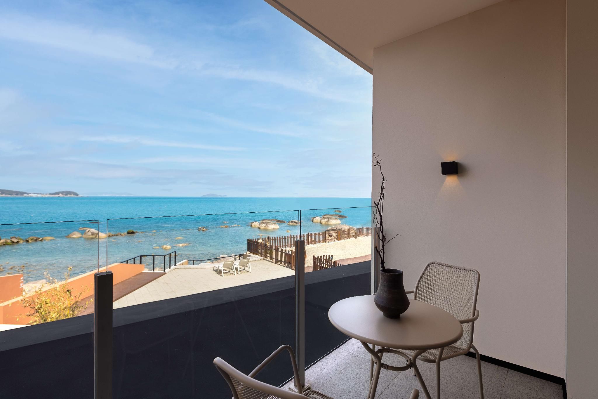 Suite with Balcony - Non-Smoking
