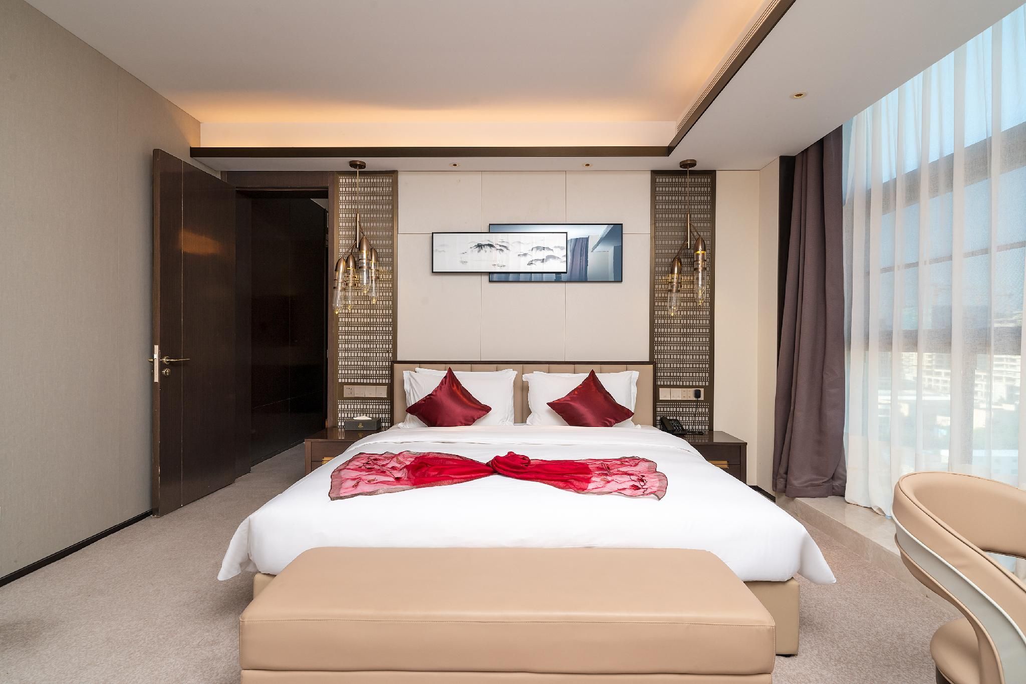 Business Suite Room