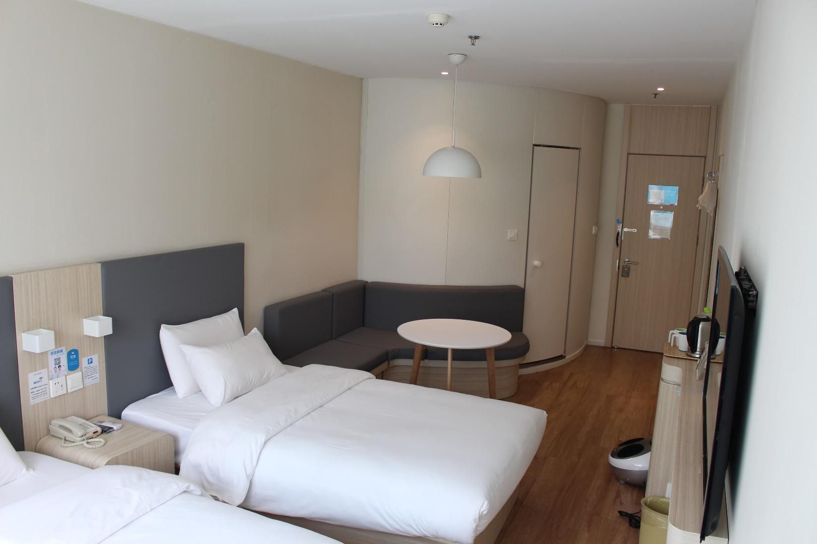 Huazhu - Family Room