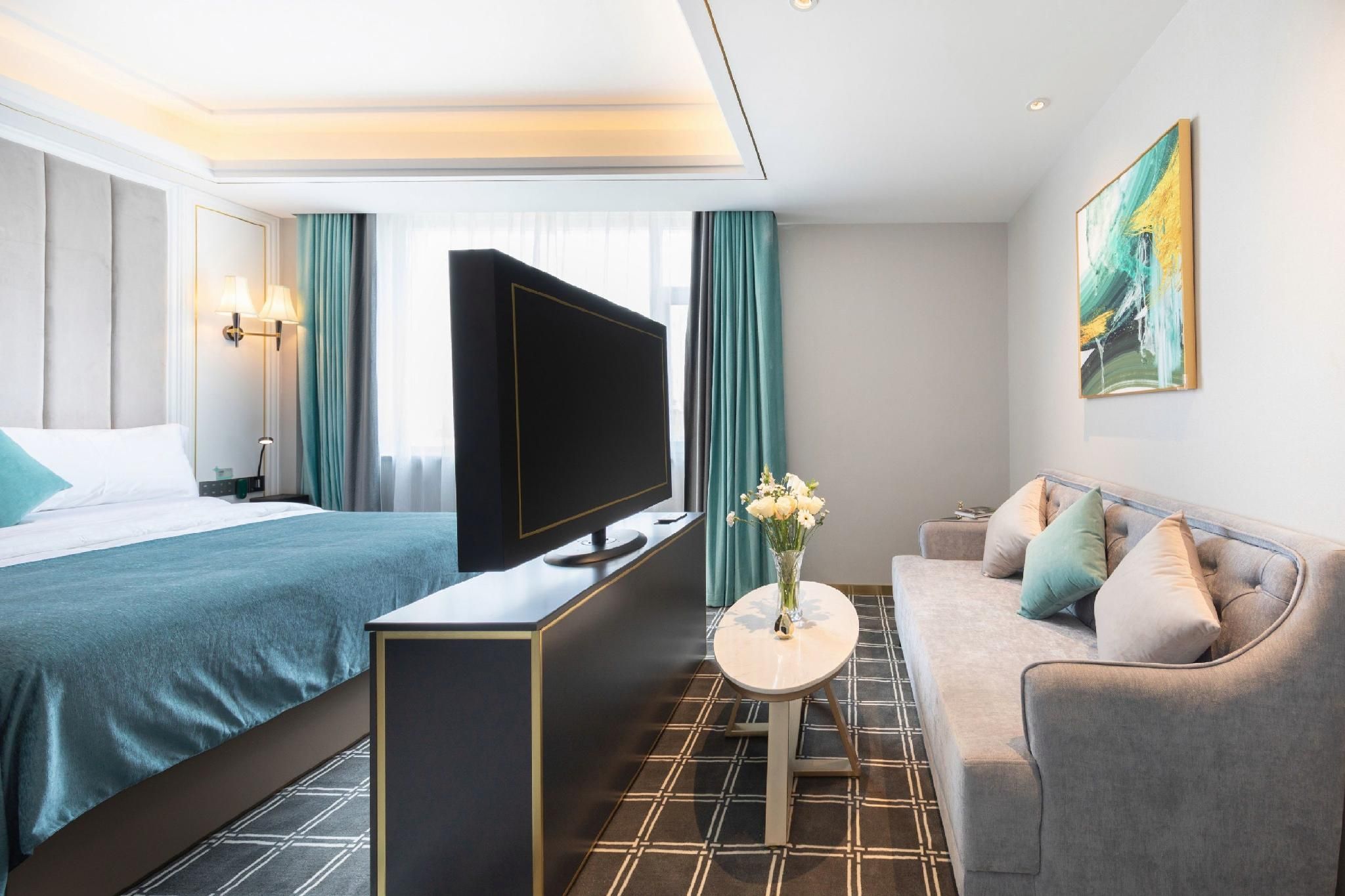 WH - Deluxe Bed Room