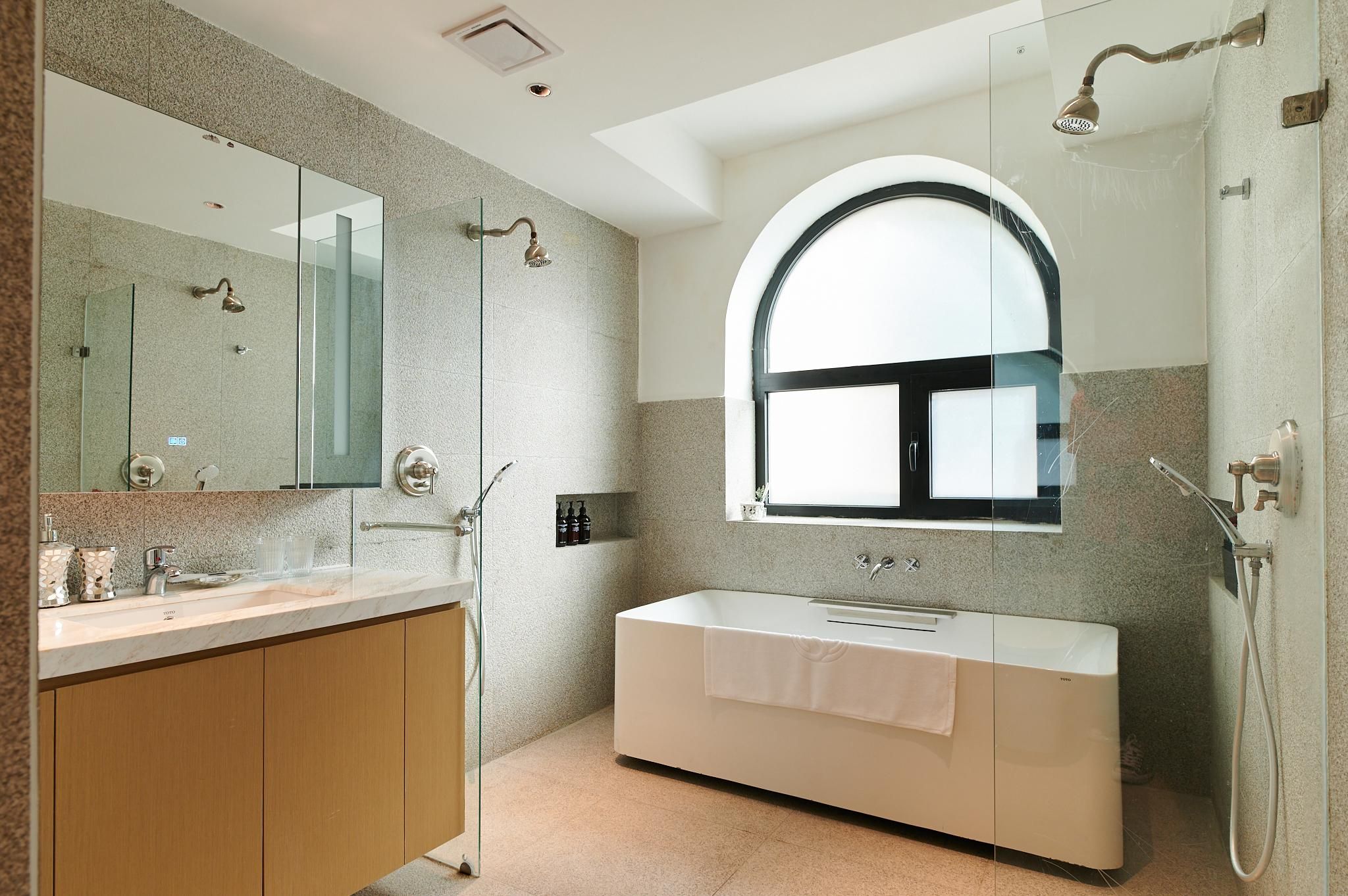 Balcony suite