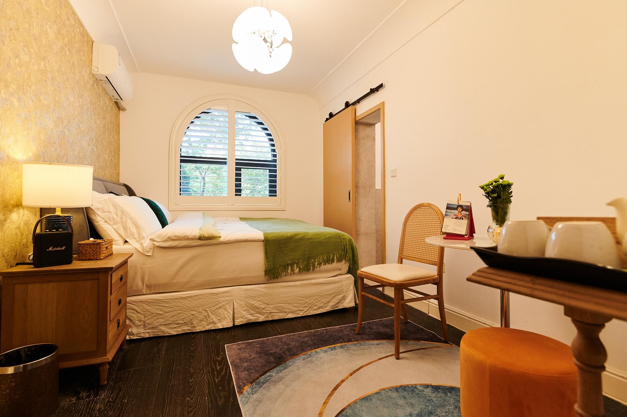 Huazhu - Deluxe Bed Room