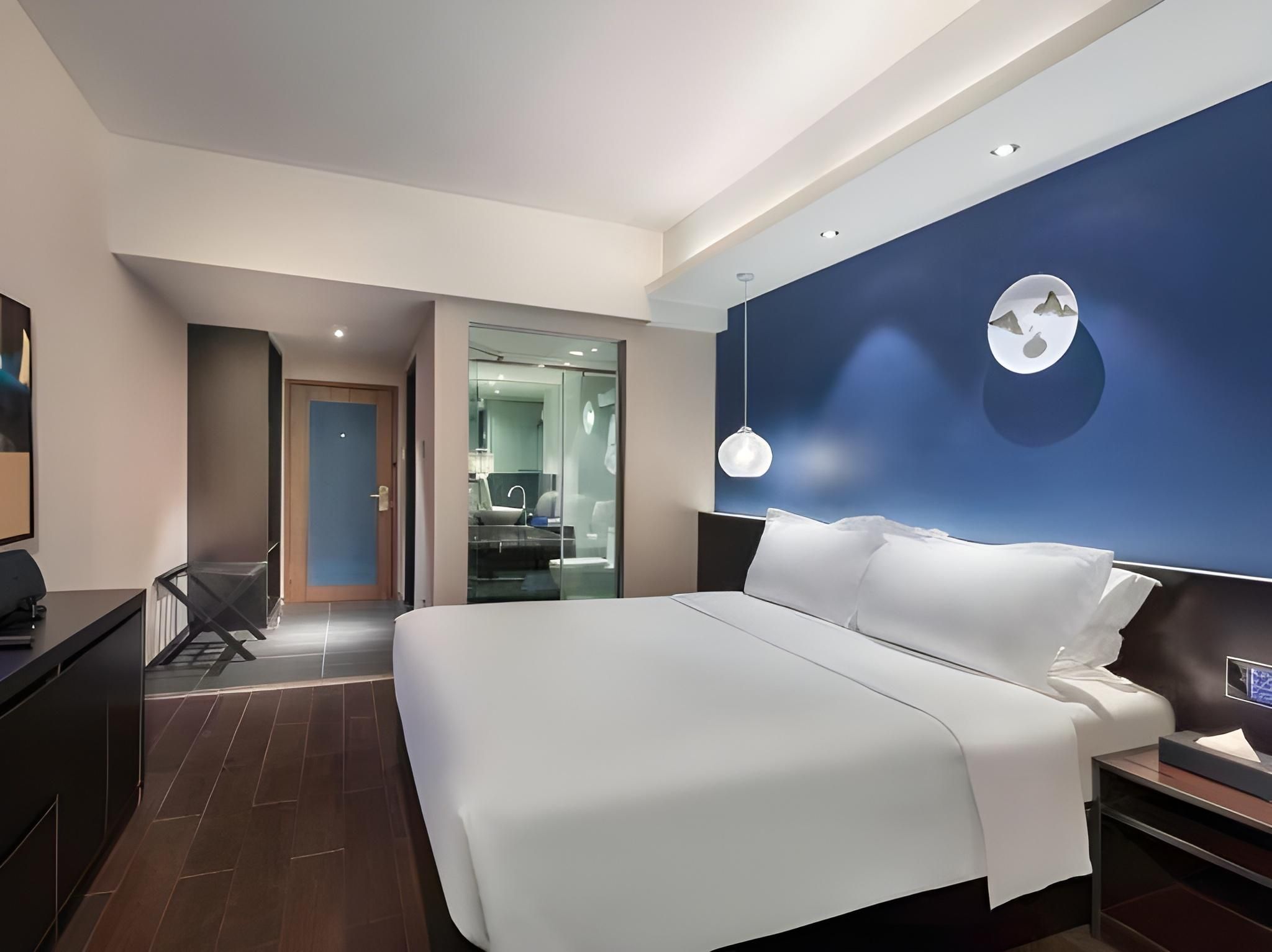 Huazhu - Canghai Business Bed Room