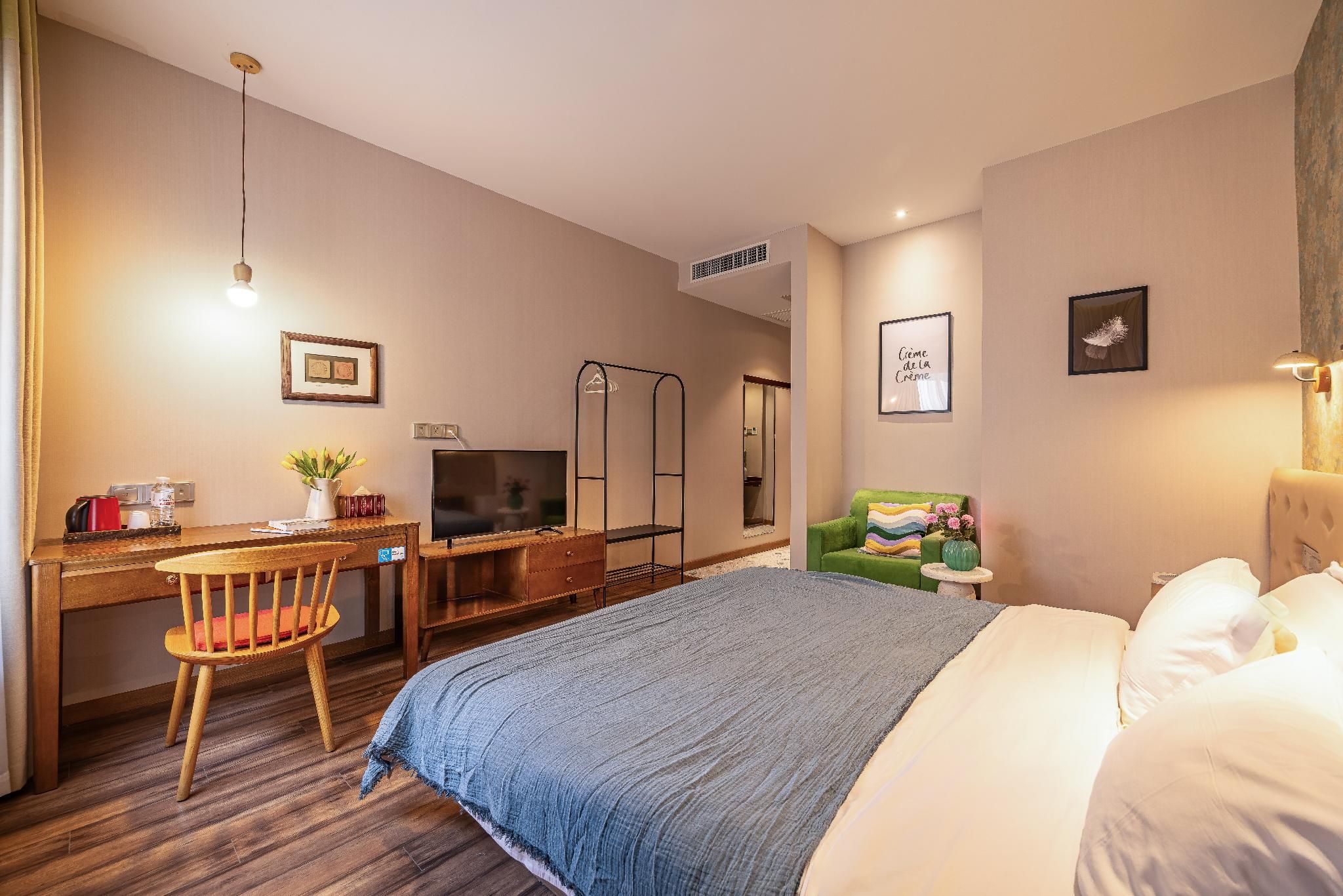 Luxe Queen Room