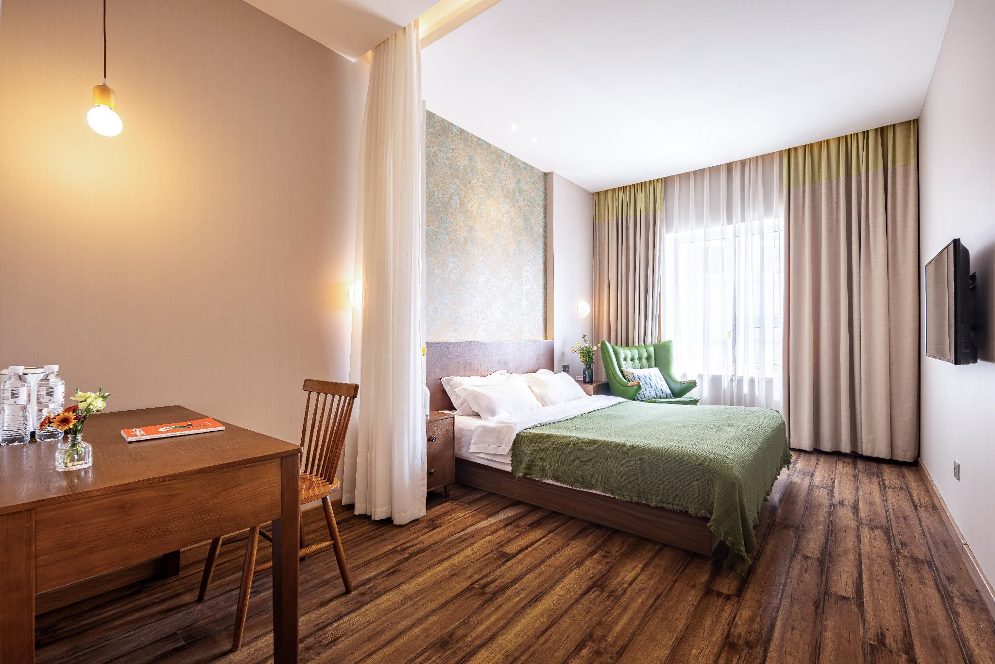 Huazhu - Deluxe Bed Room